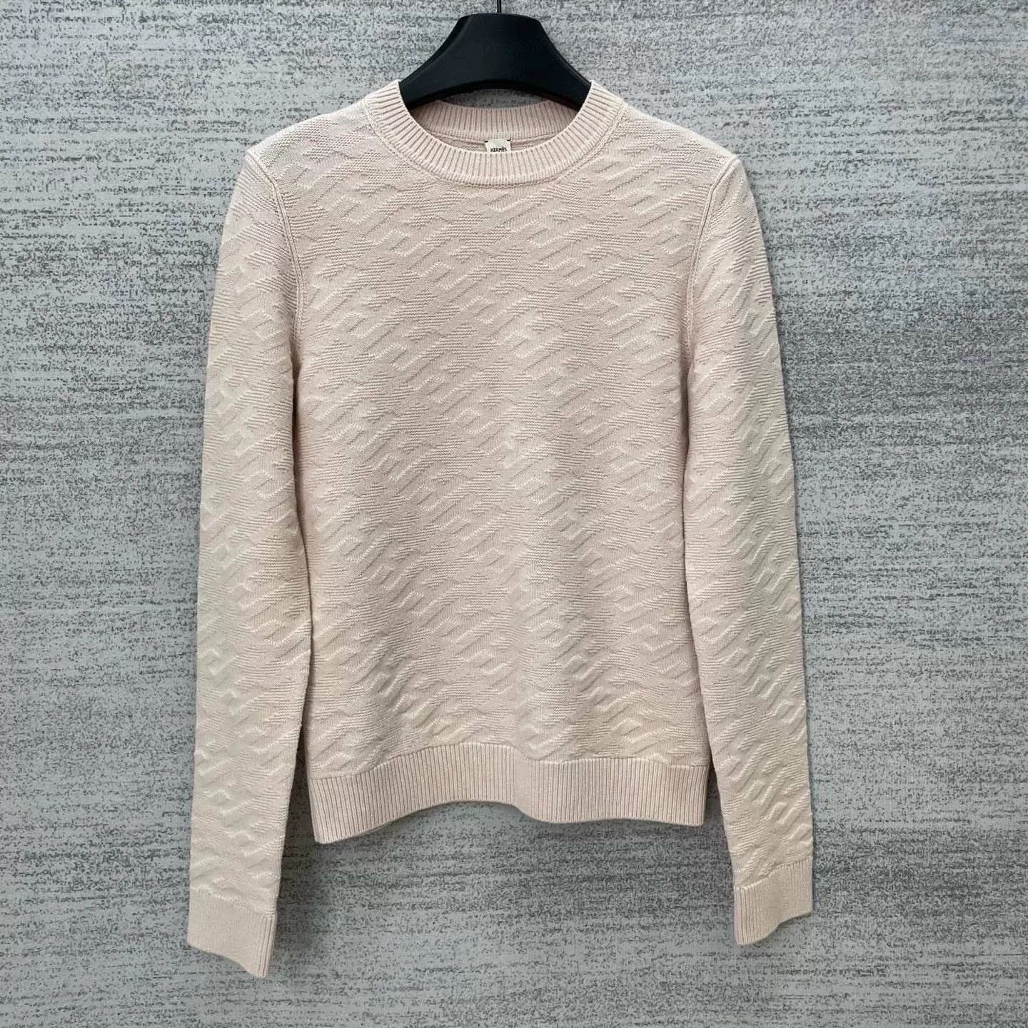 Hermes pink embossed knit sweater from Hermes Size US S / EU 44-46 / 1 - 1 Thumbnail