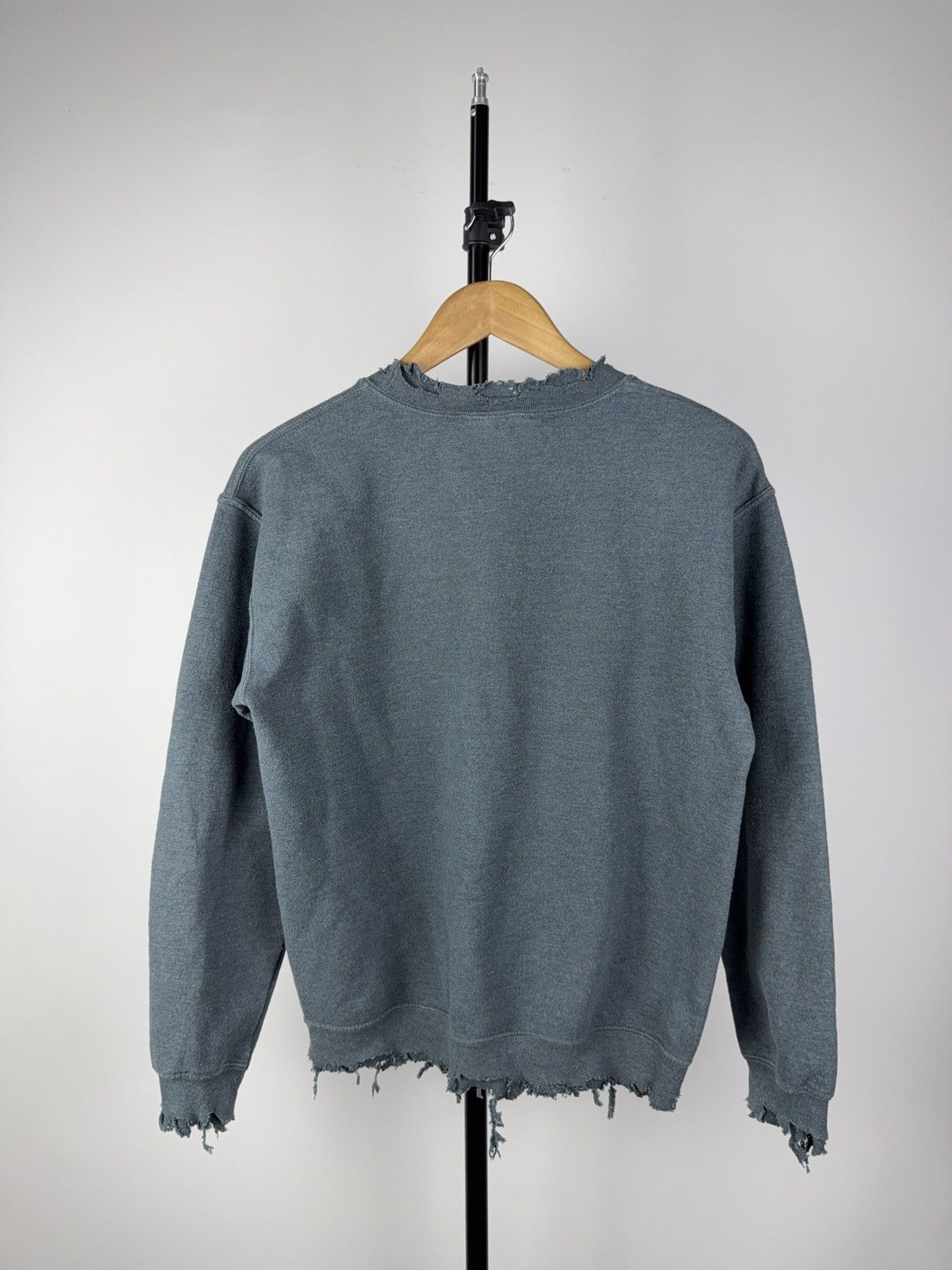 Band Tees × Guns N' Roses × Vintage Vintage 2008 Guns N Roses Distressed Sweatshirt Crewneck 90s Size US S / EU 44-46 / 1 - 7 Thumbnail