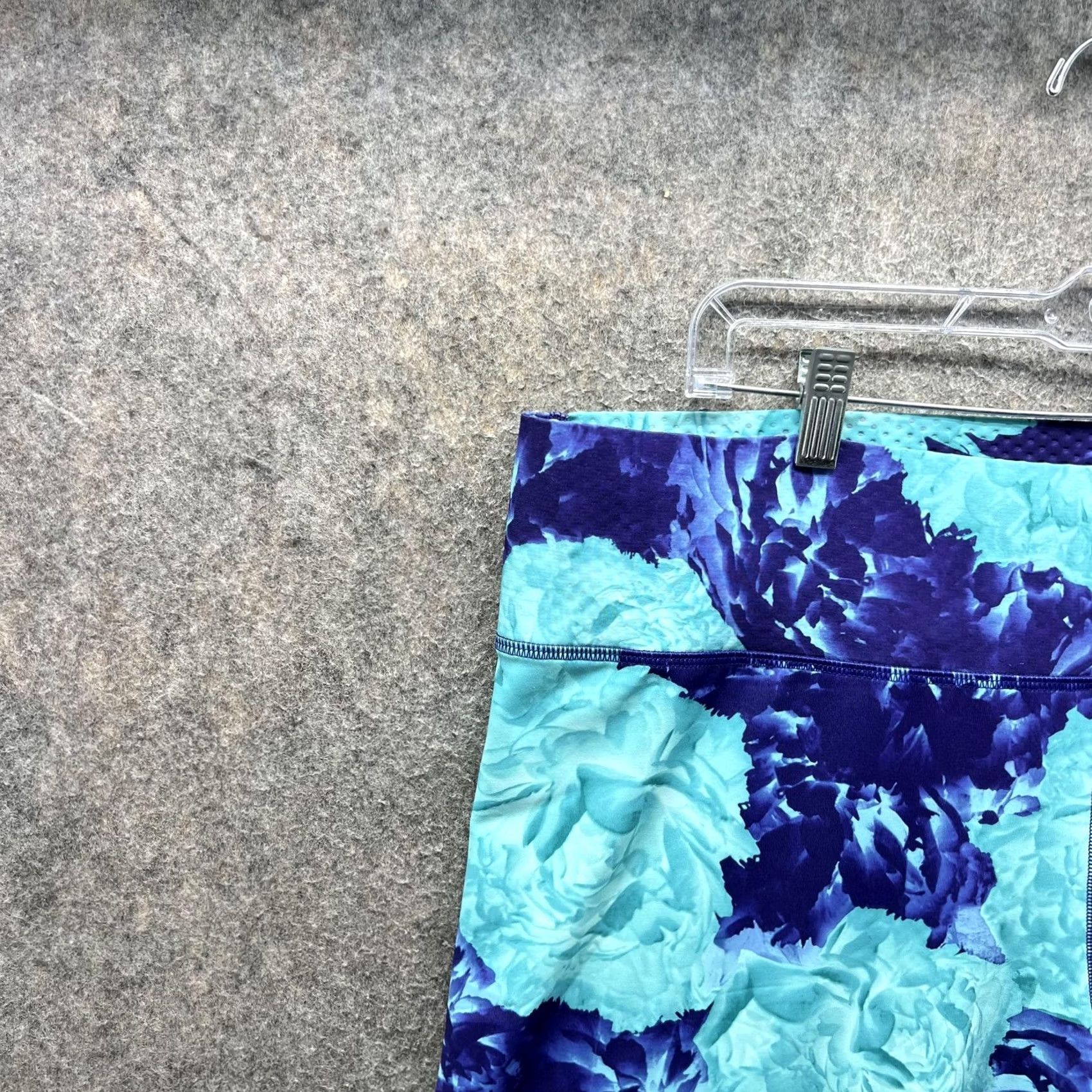 Champion Champion Leggings Womens 3X Blue Teal Floral Capri Plus Size Performance Size 40" / US 18 - 5 Thumbnail