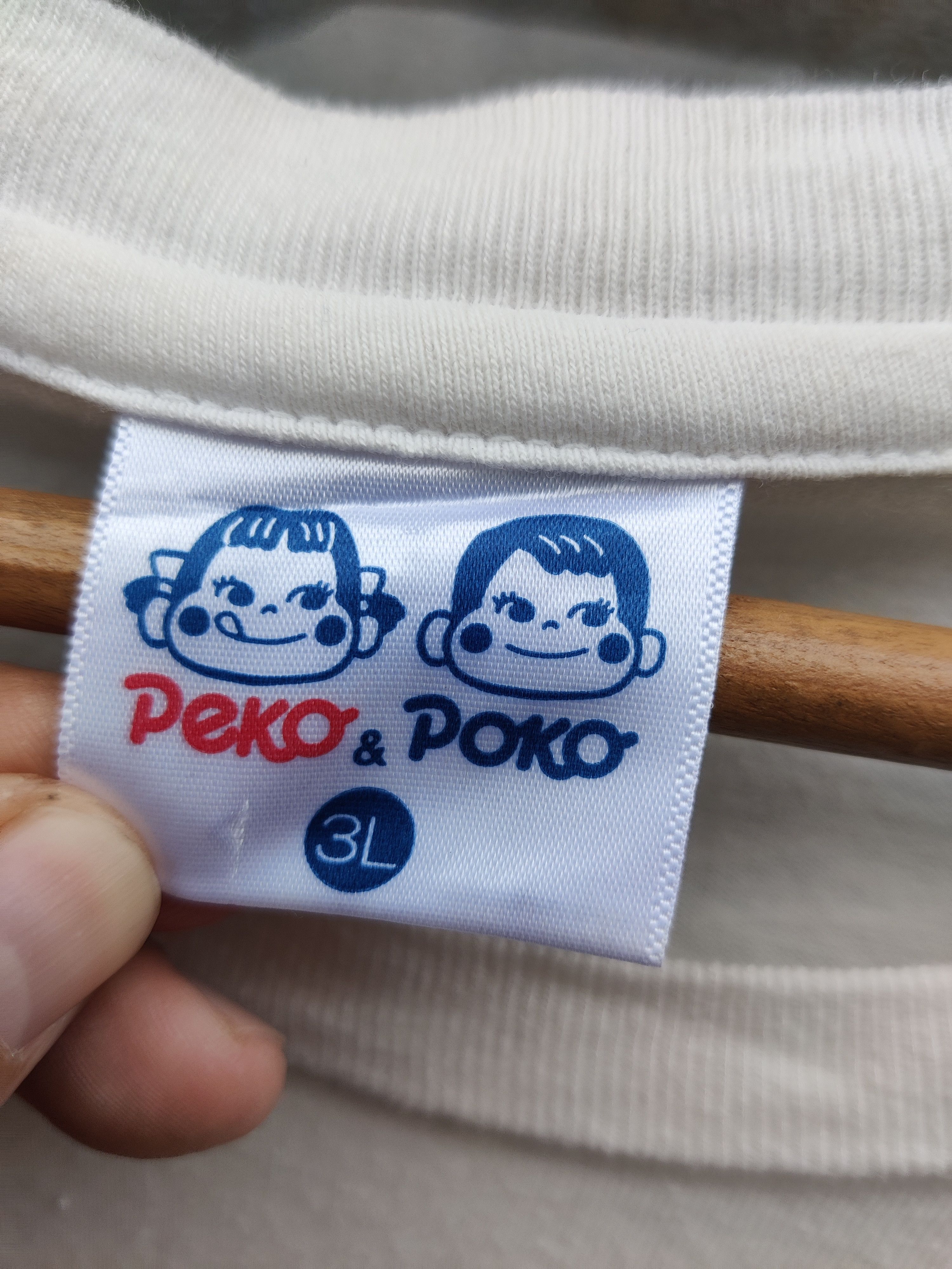 Japanese Brand Peko & Poko Fujiya Anime Skateboard Girl Shirt Size US XL / EU 56 / 4 - 6 Thumbnail