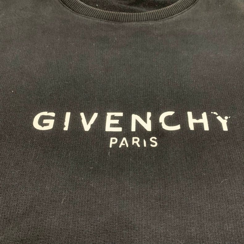 Givenchy Givenchy Black blurred incomplete logo sweater L size Size US L / EU 52-54 / 3 - 8 Thumbnail