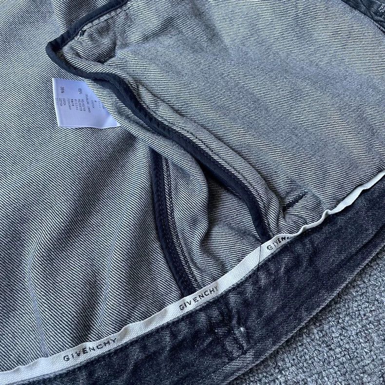 Givenchy Givenchy White Letter Logo Denim Water-washed Reversible C Size US XL / EU 56 / 4 - 8 Thumbnail
