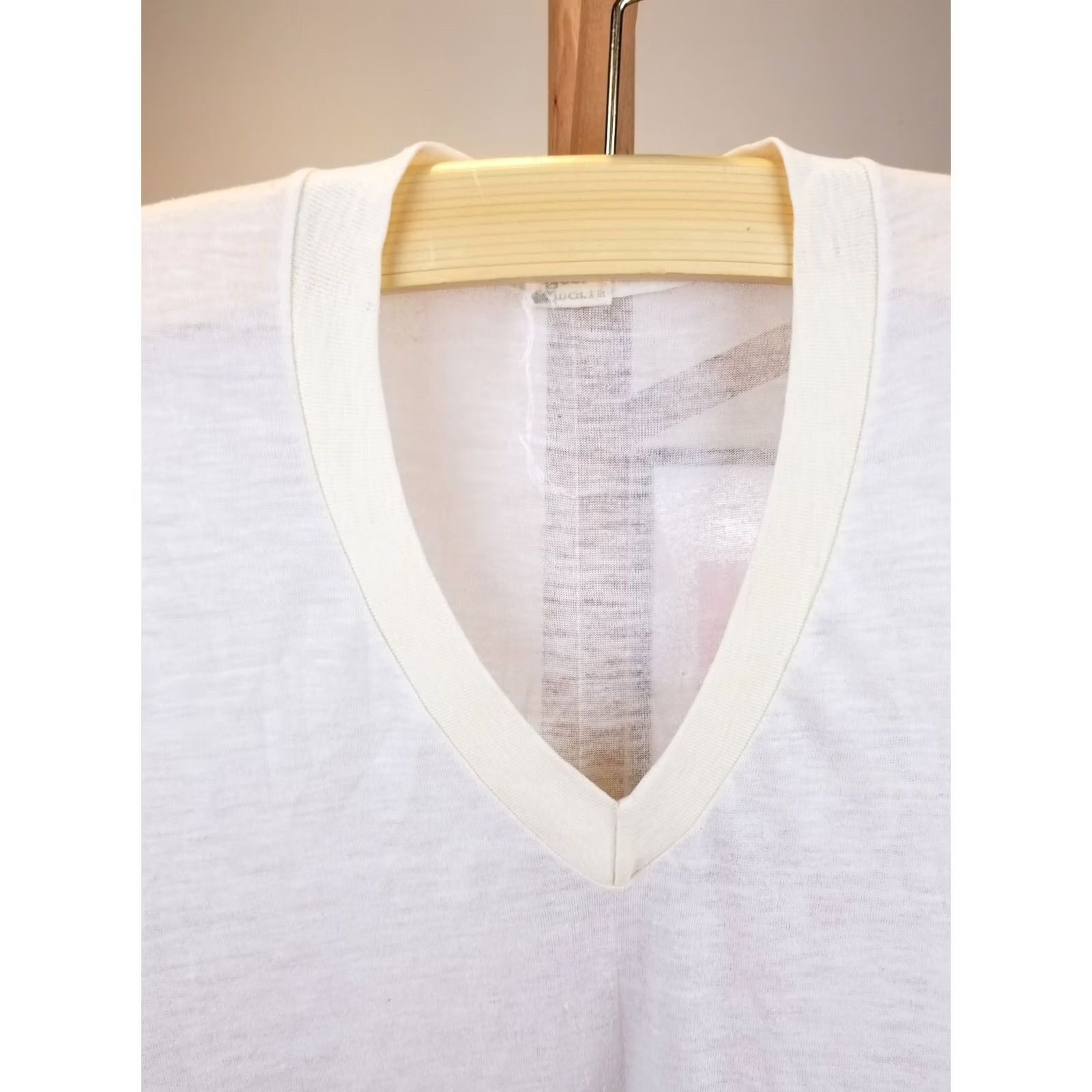 Vintage VINTAGE KMART'S SUPER PAPER THIN V NECK WHITE T-SHIRT SZ MEDIUM T-Shirt Mens White 70s 18 INCH 28 INCH Size US M / EU 48-50 / 2 - 2 Thumbnail