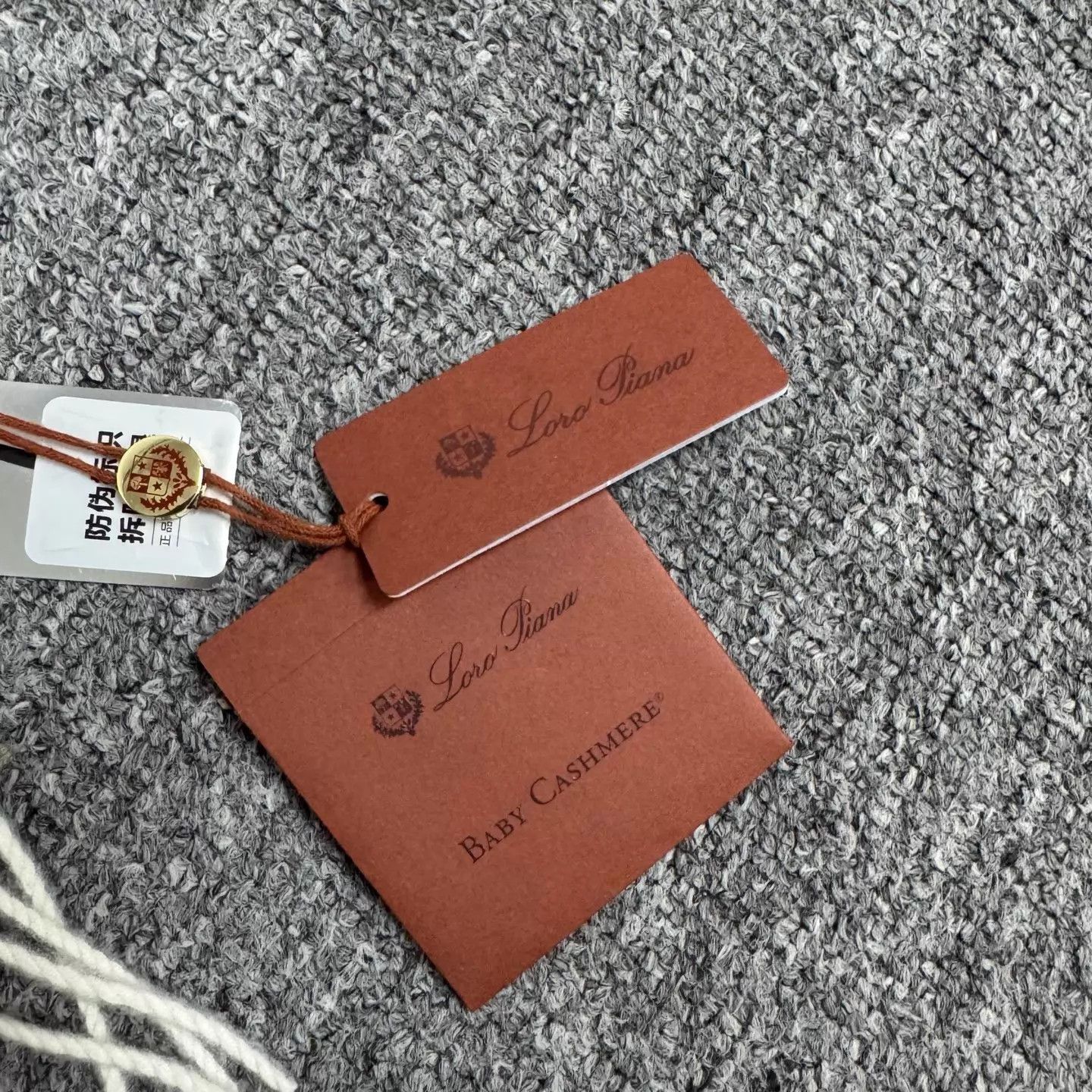 Loro Piana Loro Piana 2-tone double cashmere fringe scarf NWT Size ONE SIZE - 4 Thumbnail