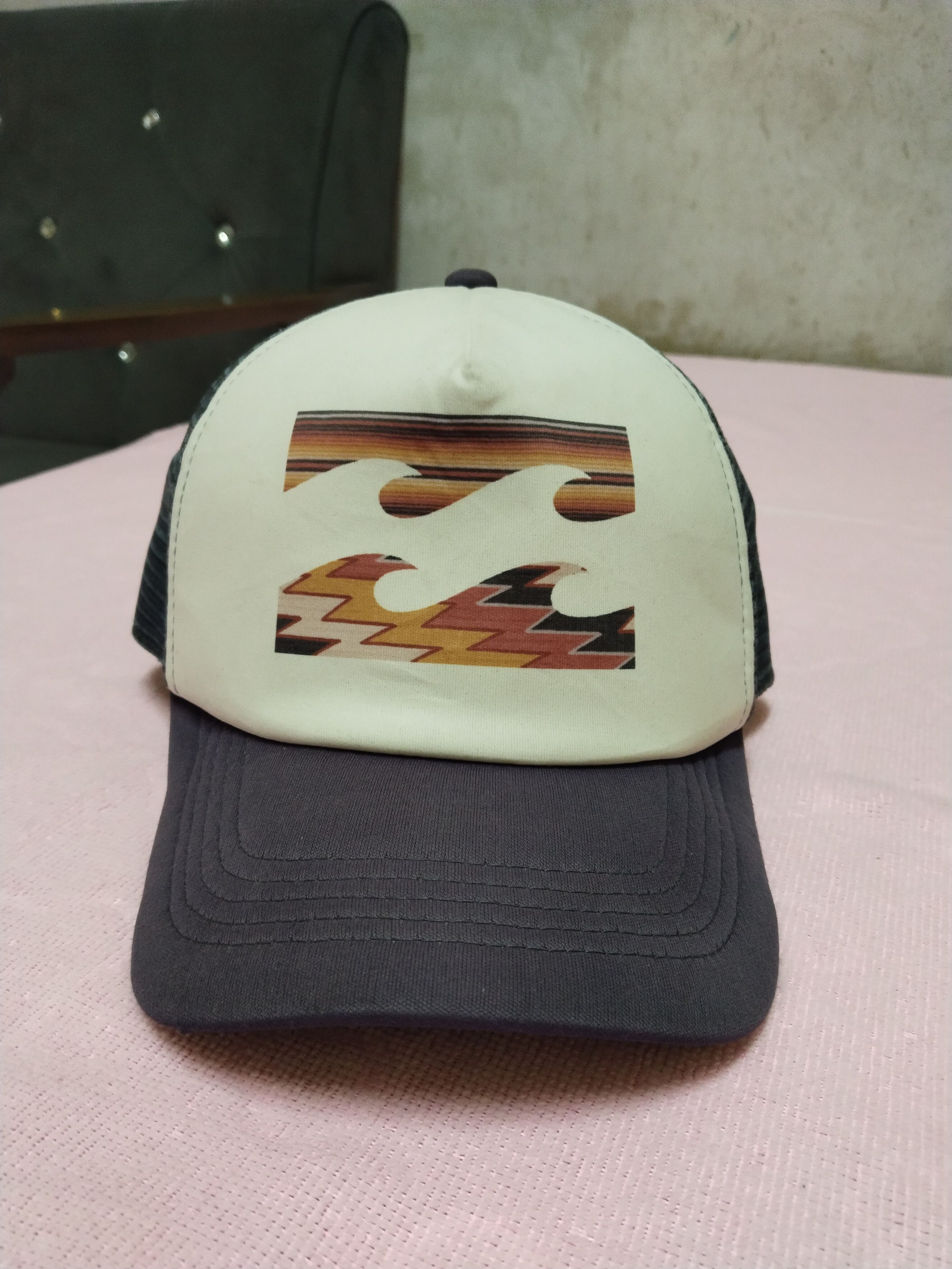 VINTAGE SUN FADED BILLABONG TRUCKER CAP