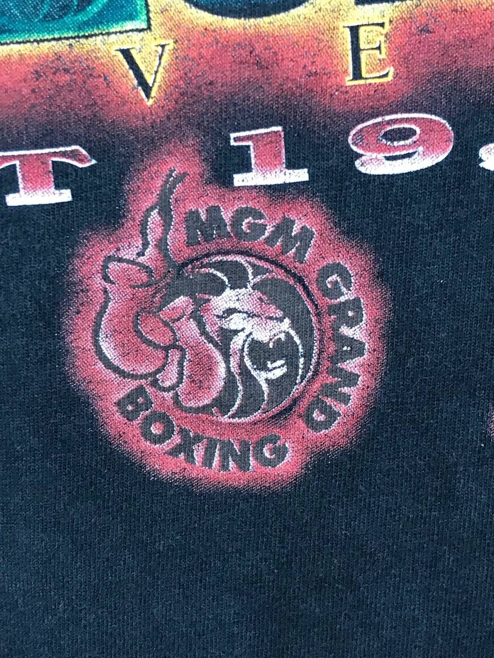 Vintage Vintage rare Mike Tyson He’s Back 19 August 1995 sz L Size US L / EU 52-54 / 3 - 5 Thumbnail