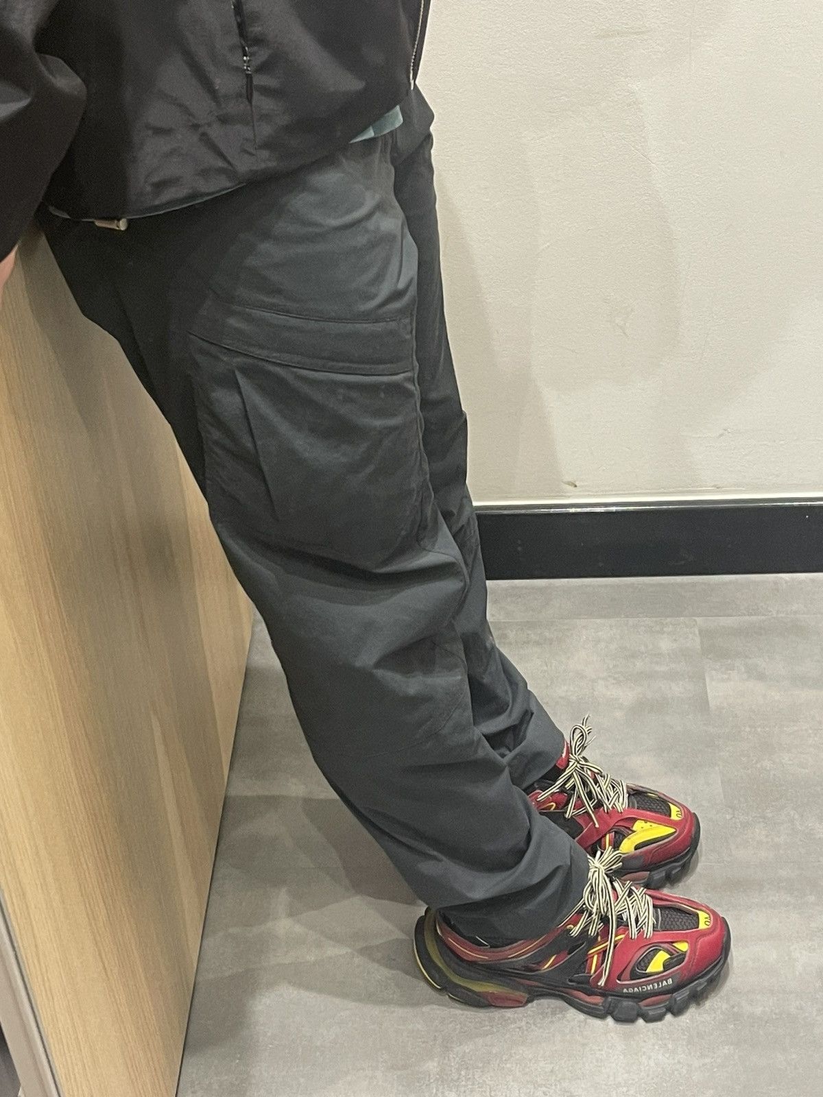 Arc'teryx Arc'Teryx Technical Grey Swamp Cargo Track Pants Size US 32 / EU 48 - 10 Thumbnail
