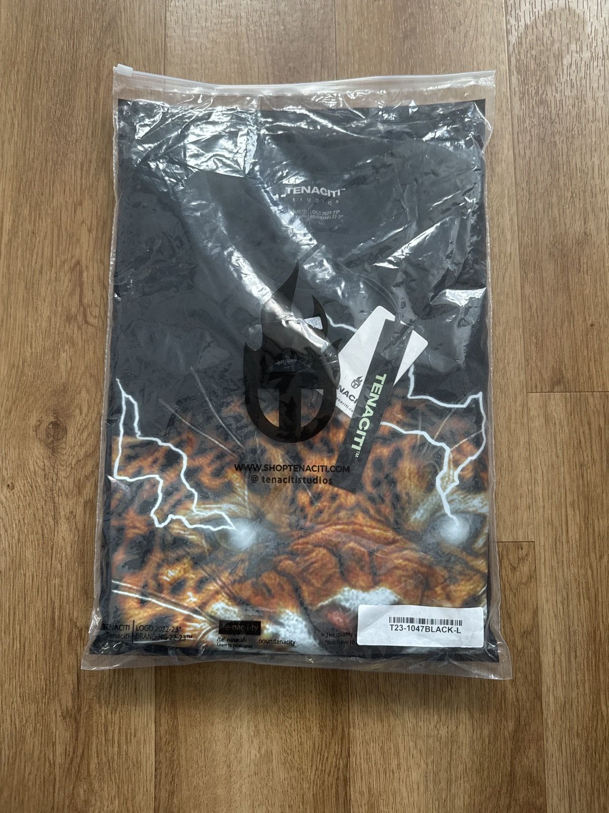 Other Tenaciti Tiger Tee Size Large Size US L / EU 52-54 / 3 - 3 Thumbnail