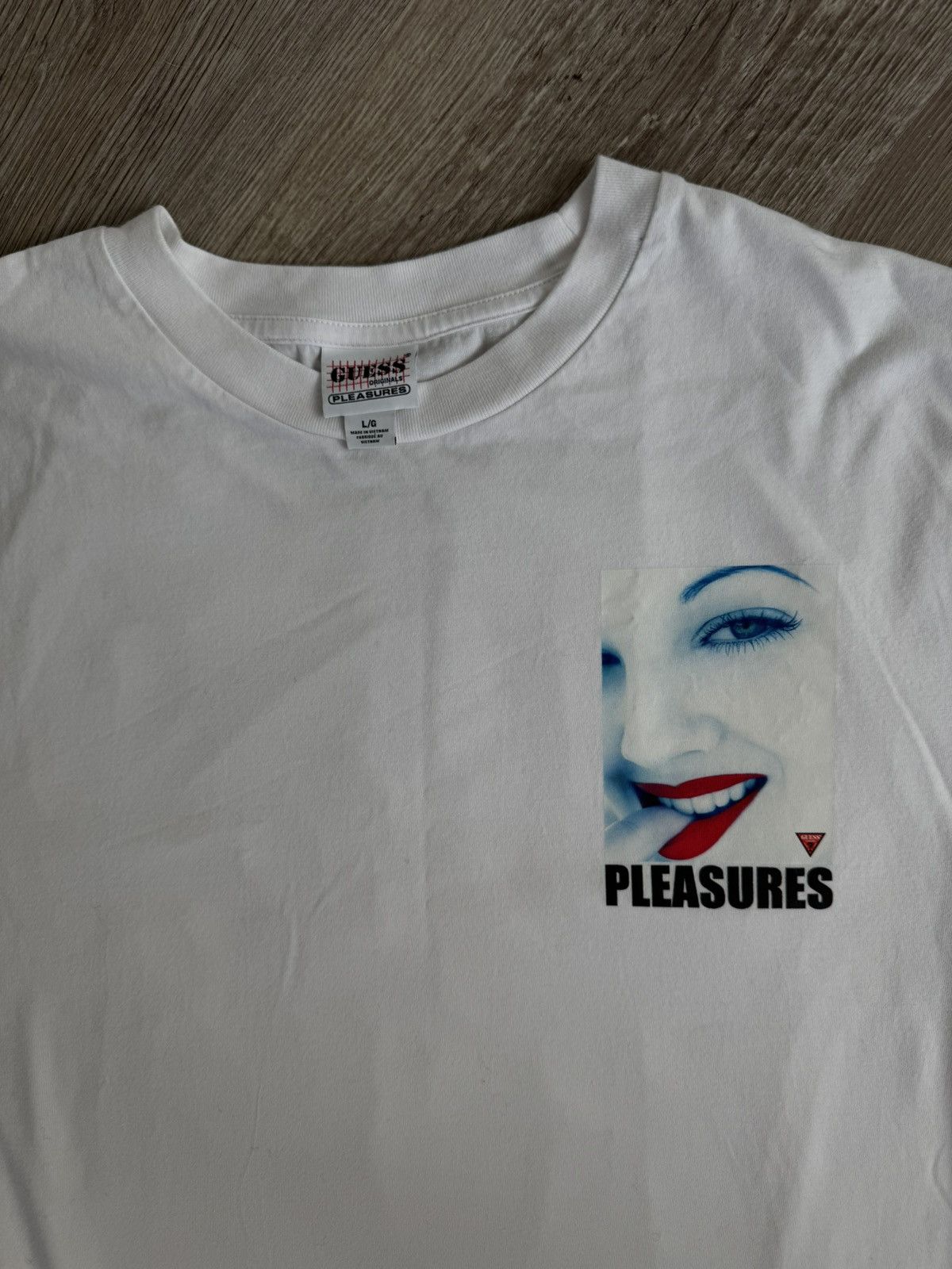 Guess × Pleasures Pleasures x Guess Drew Barrymore T-shirt Size US L / EU 52-54 / 3 - 3 Thumbnail