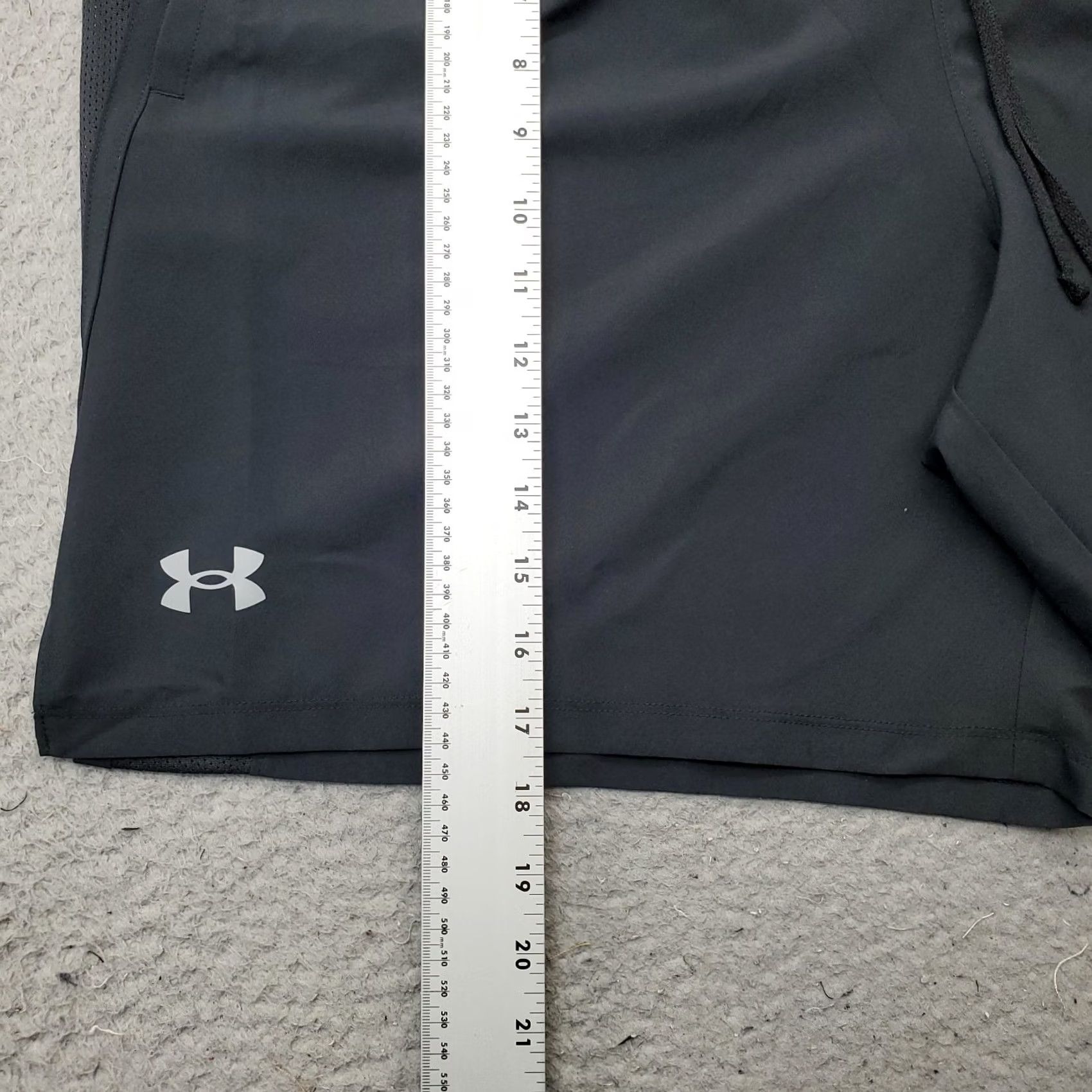 Under Armour Under Armour Running Shorts Mens 2XL Black Athletic Shorts Slit Pockets Inseam 7" Size US 39 - 3 Thumbnail