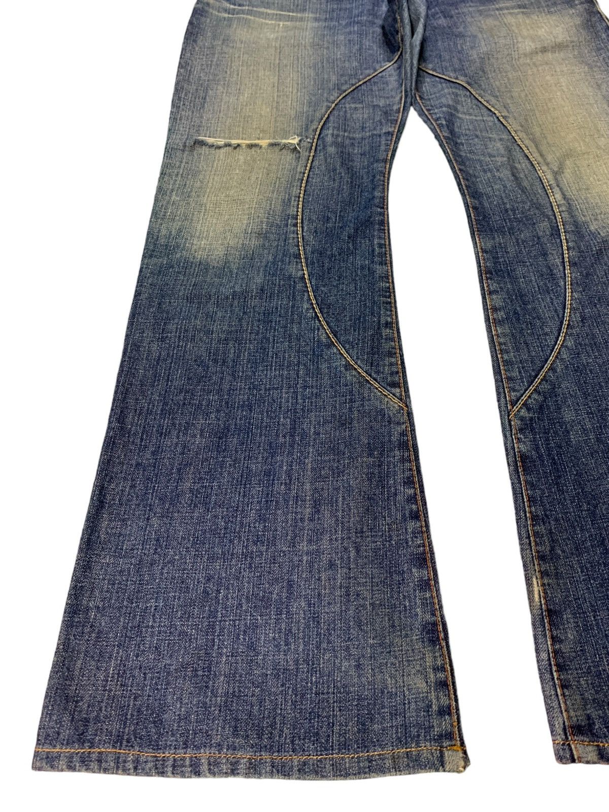 Japanese Brand Vintage Japanese Blue Way Mud Wash Distressed Bootcut Jeans Size US 37 - 6 Thumbnail
