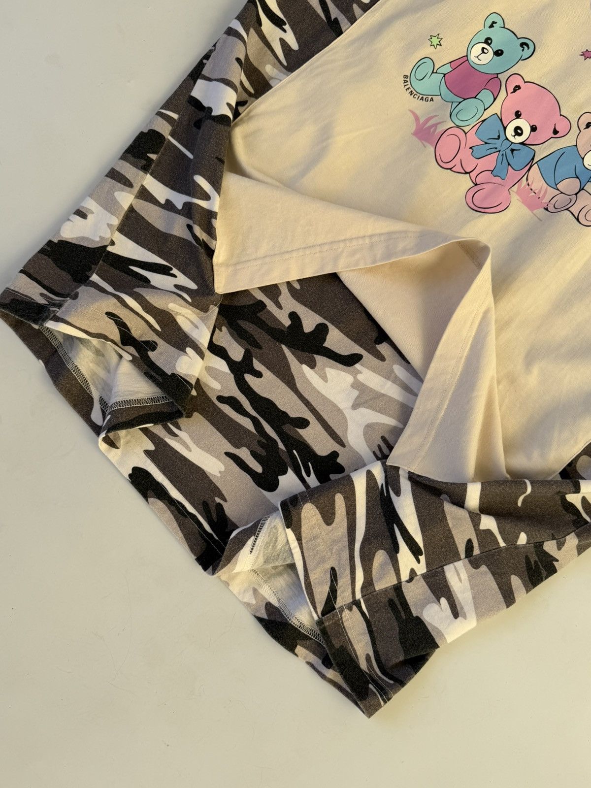 Balenciaga Balenciaga Camo Double-Layer Love Bear Tee Size US XS / EU 42 / 0 - 4 Thumbnail