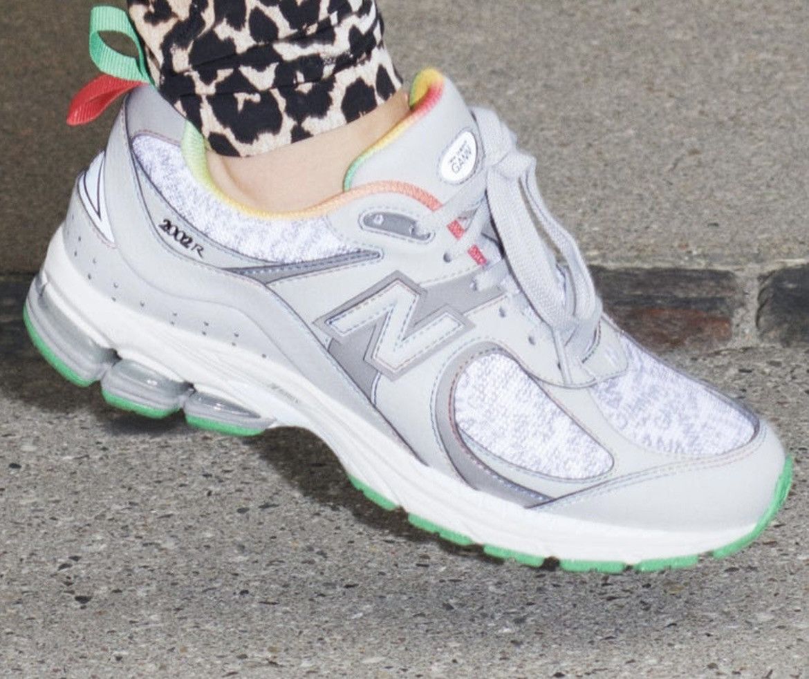 Gianni Valentino × New Balance New Balance x Ganni 2002R Rain Cloud Size US 9.5 / EU 42-43 - 3 Thumbnail