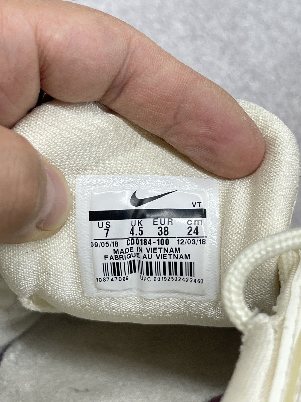 Nike Women Nike Air Max 97 Triple White Sneakers Love Heart Size US 7 / IT 37 - 13 Thumbnail
