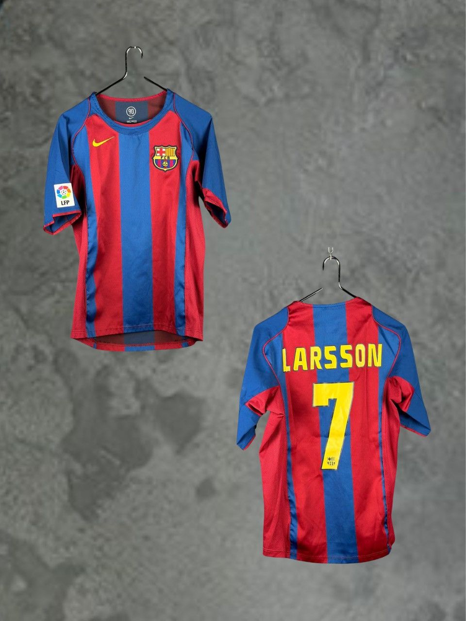 Vintage FC Barcelona LARSSON #7 2004 Jersey Home Shirt Size US S / EU 44-46 / 1 - 1 Thumbnail