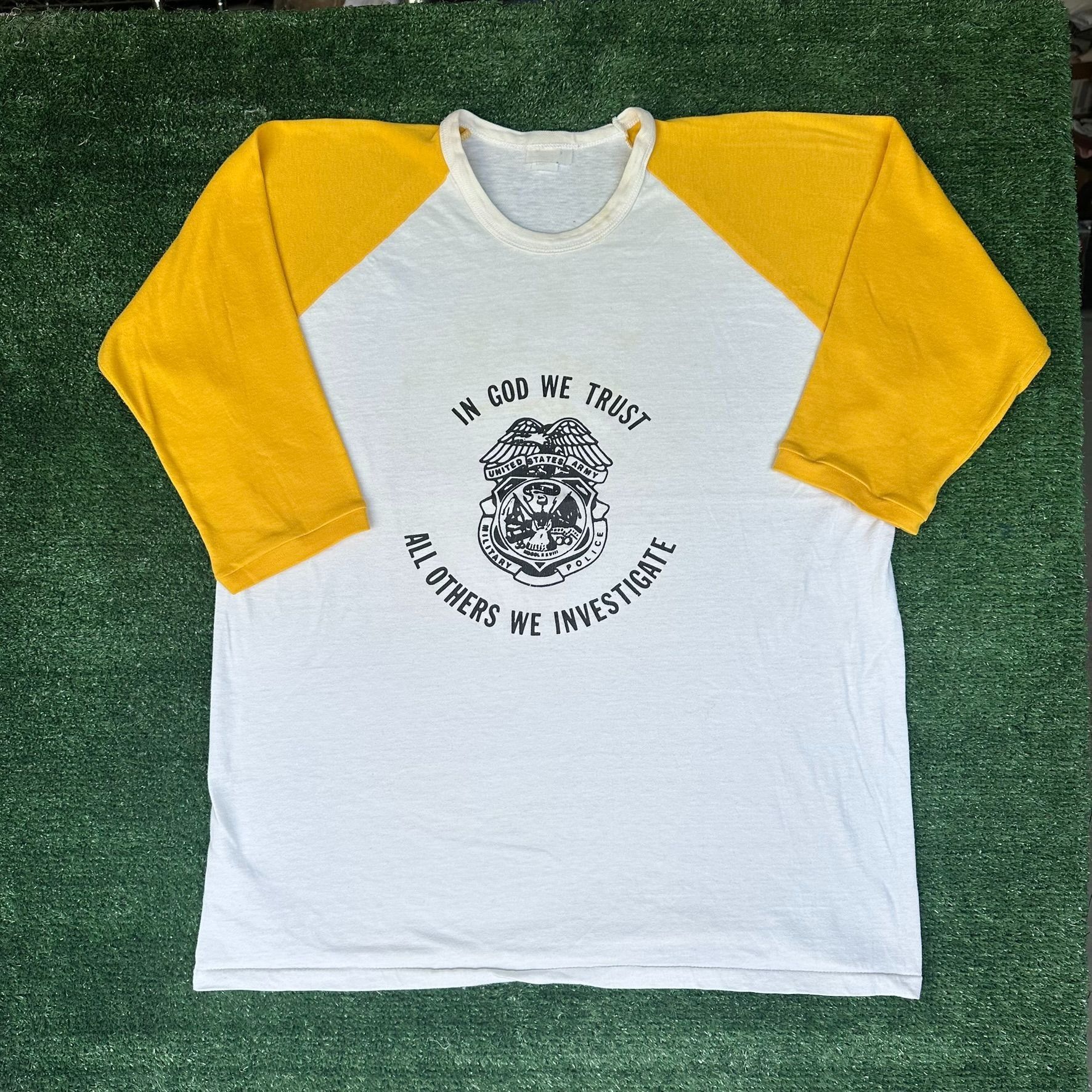 Vintage Vintage US Army Military Police Badge Raglan T-Shirt Single Size US L / EU 52-54 / 3 - 1 Thumbnail