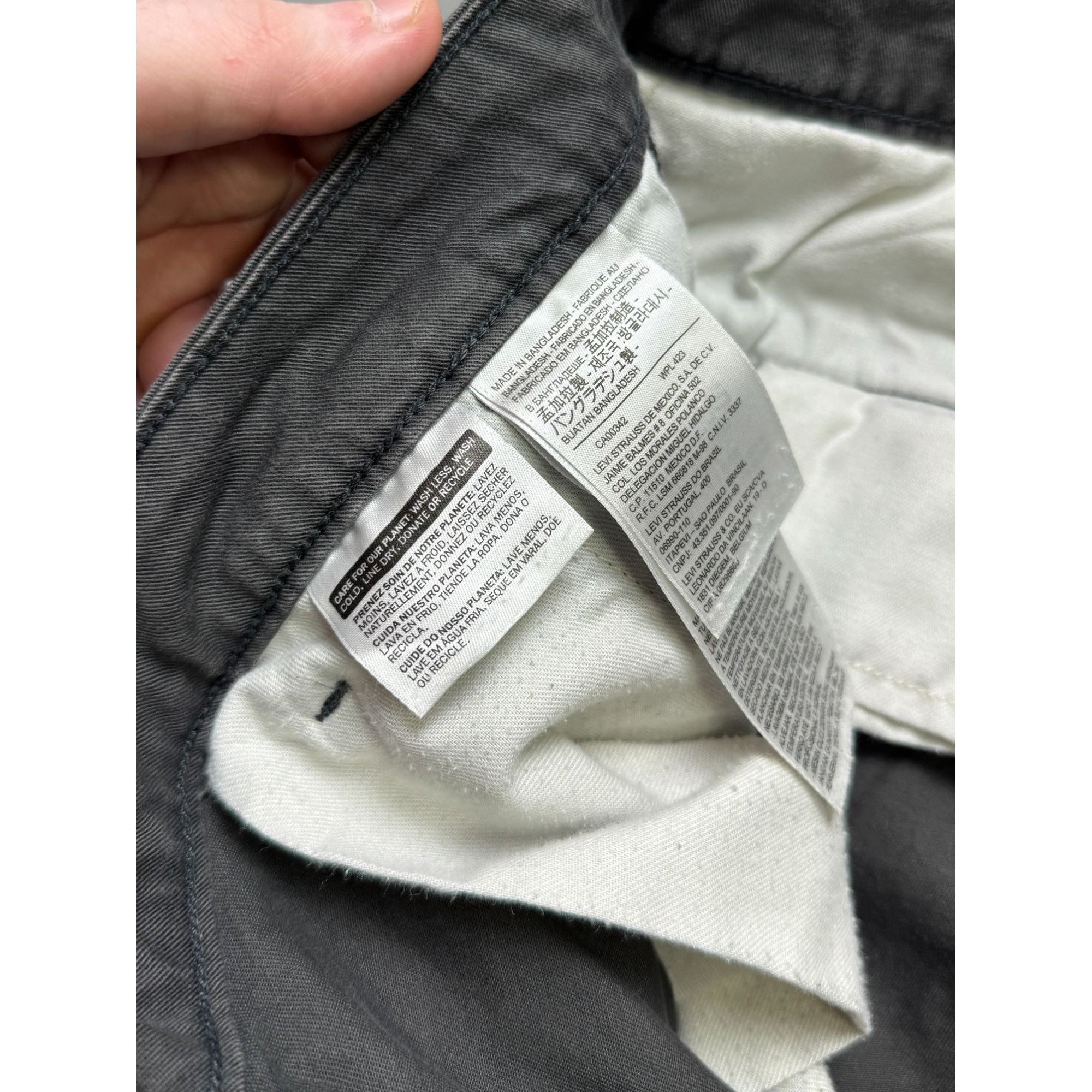Levi's Levi’s Gray Cargo Pants (Y1161) Size US 36 / EU 52 - 10 Thumbnail