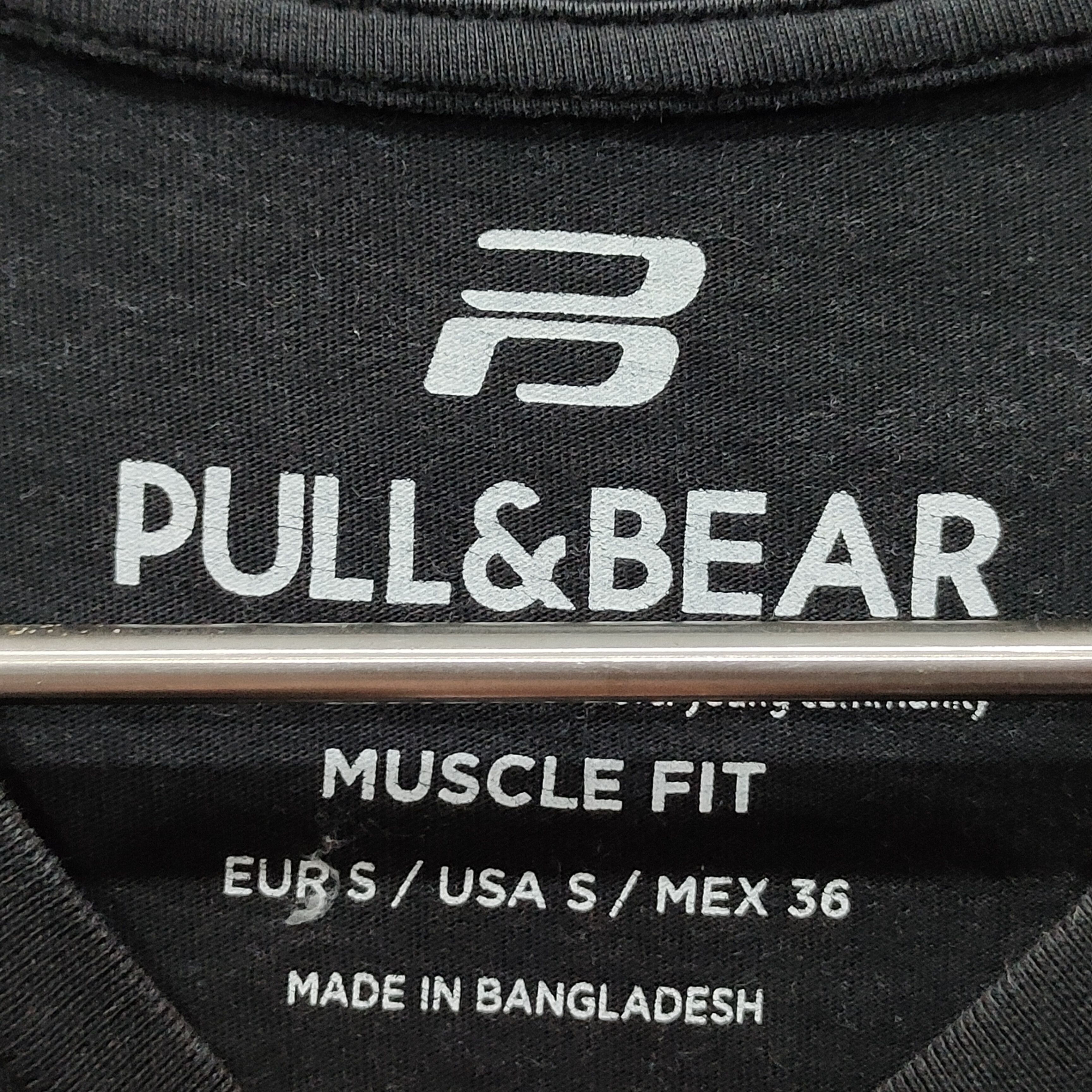 Pull & Bear 🔥Pull & Bear t-shirt Size US S / EU 44-46 / 1 - 3 Thumbnail