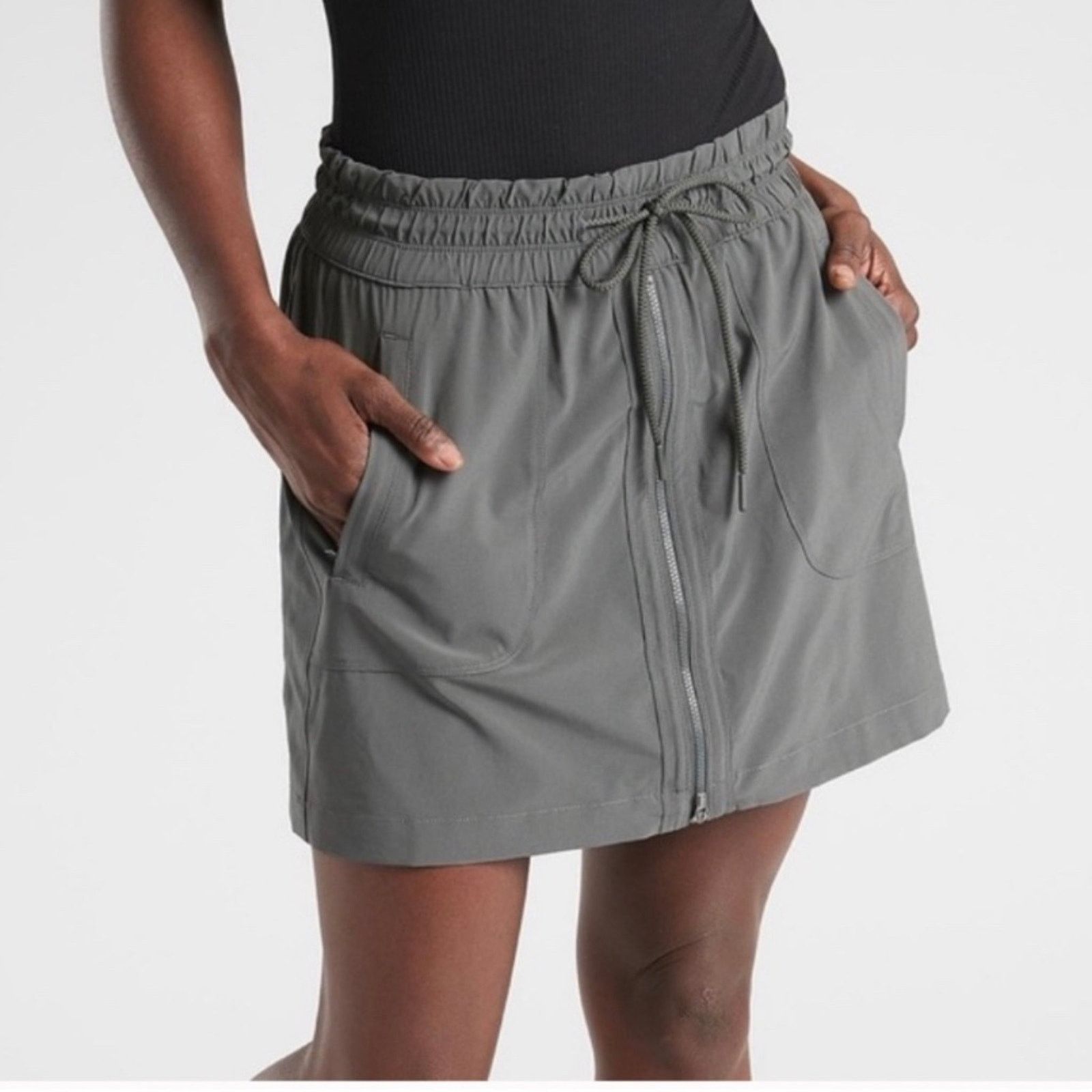 Old Navy Athleta Expedition Zip Front Black Skort Size 27" / US 4 / IT 40 - 8 Thumbnail