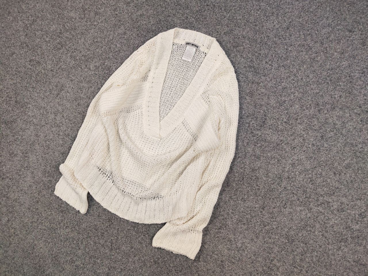 Issey Miyake Vintage 90s Issey Miyake Japan Linen Blend Mech Knit Sweater Size S / US 4 / IT 40 - 3 Thumbnail