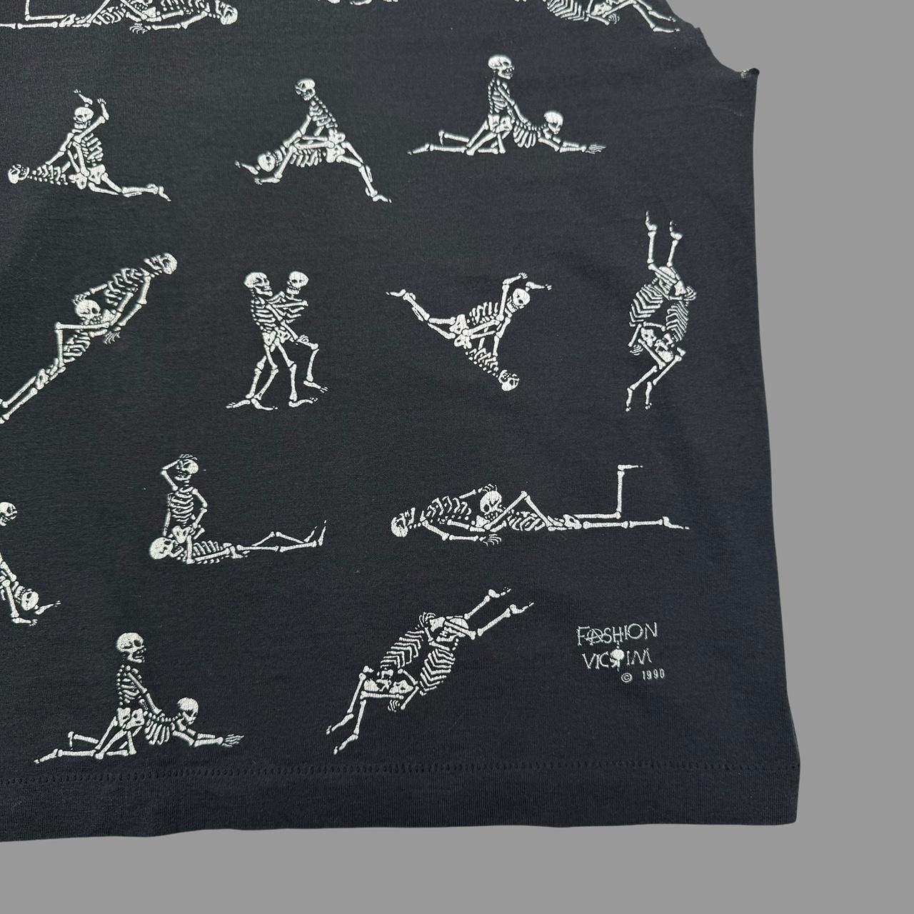 Vintage Vintage 1990s fashion victim cutoff tshirt Size US L / EU 52-54 / 3 - 3 Thumbnail