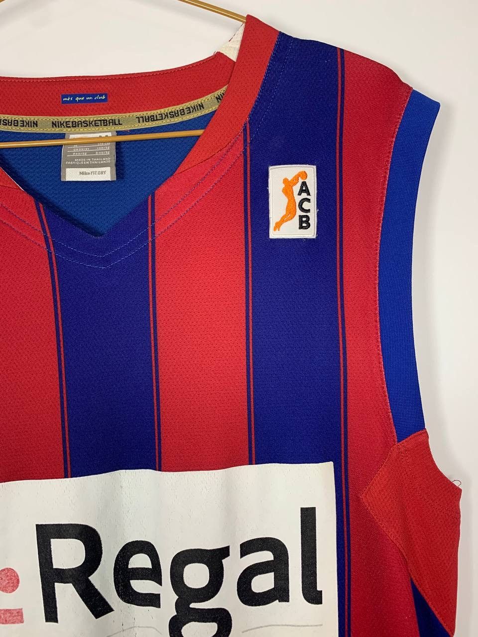 Nike Vintage Nike FC Barcelona Regal Basketball Jersey ACB Size M Size US M / EU 48-50 / 2 - 5 Thumbnail