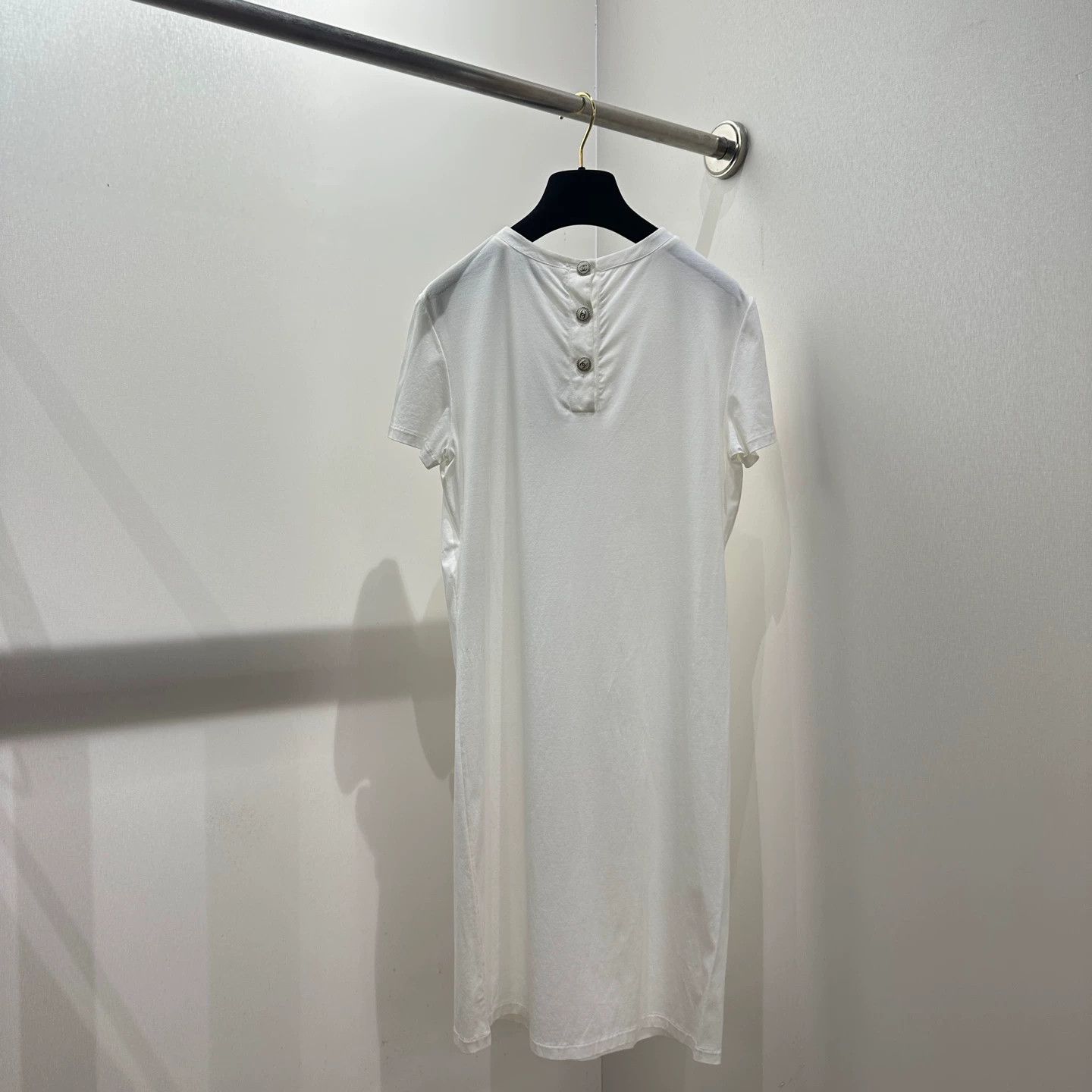 Chanel Chanel Solid Logo Button Short-Sleeve Cotton Dress S Size S / US 4 / IT 40 - 2 Thumbnail