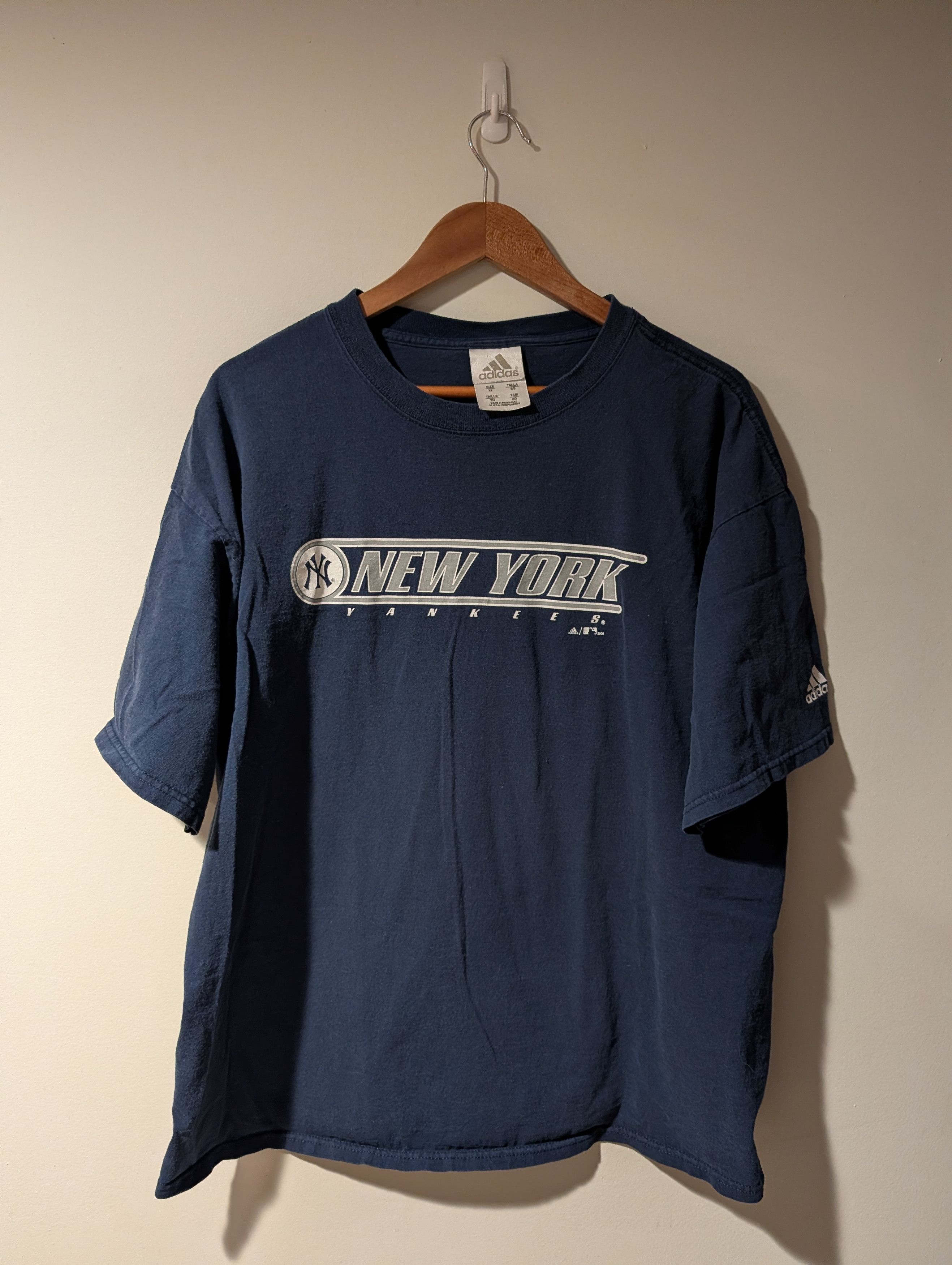 New York Yankees Vintage 2006 New York Yankees MLB Baseball Adidas T-Shirt Size US XL / EU 56 / 4 - 1 Thumbnail