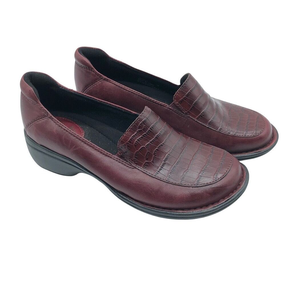 Clarks Clarks Artisan Womens Loafer Shoes Red Leather Slip On Croco Size US 7 / IT 37 - 1 Thumbnail