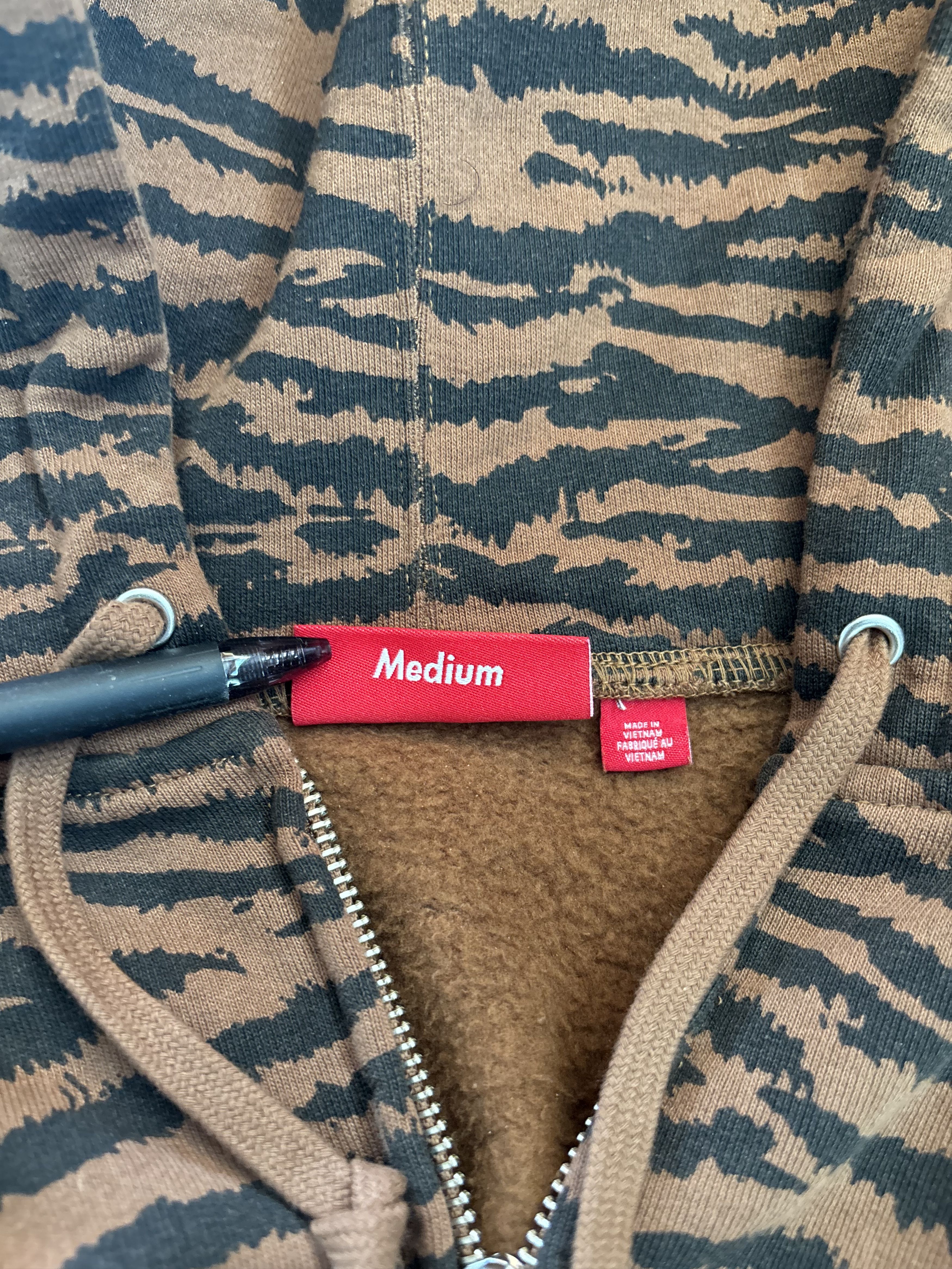 Supreme Supreme Small Box Zip Up “Tiger” Size US M / EU 48-50 / 2 - 5 Thumbnail