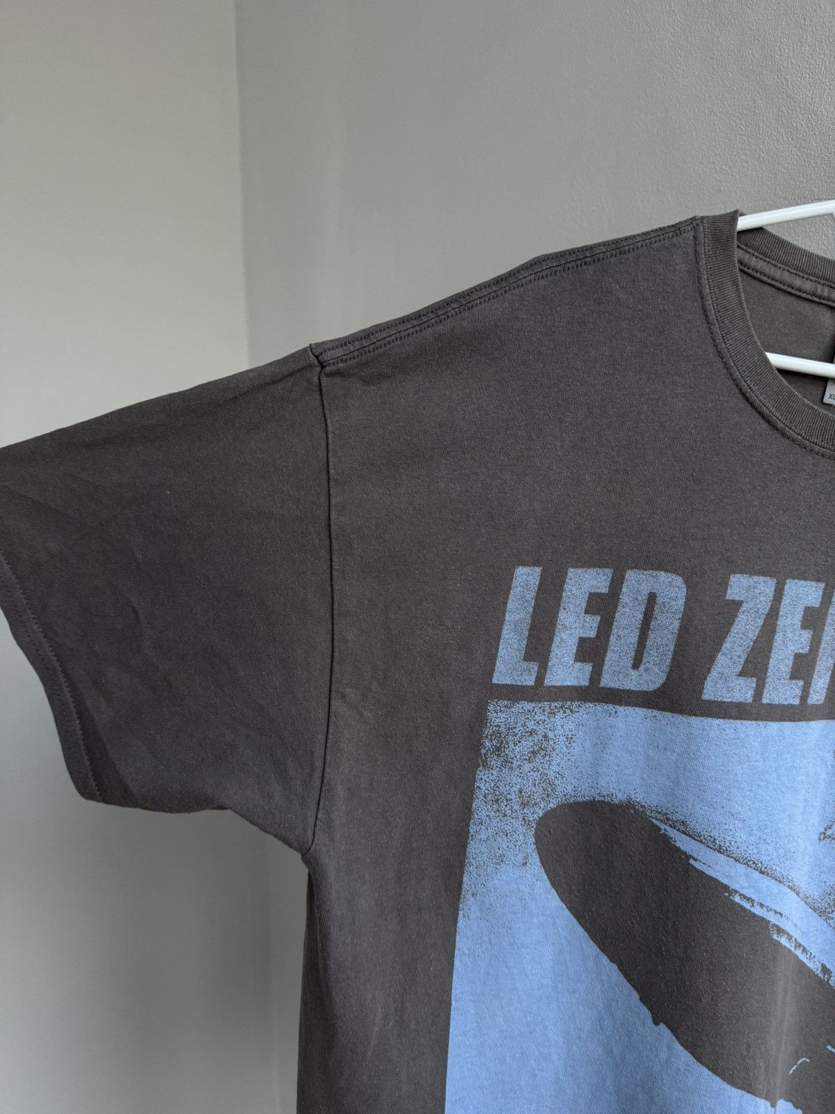 Band Tees Led Zeppelin Blue First Album Merch T Shirt Tee Size US XL / EU 56 / 4 - 4 Thumbnail