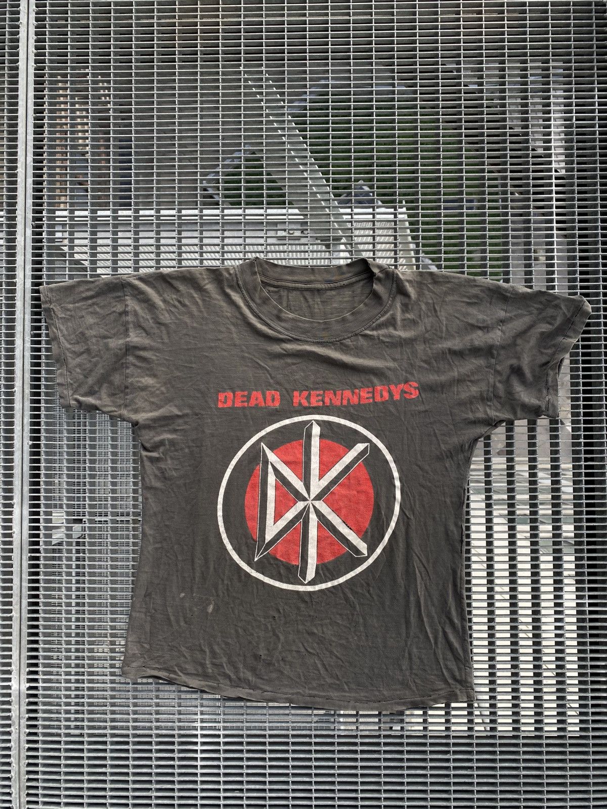 Band Tees Vintage 80s Trashed Dead Kennedys Band T-Shirt Size US L / EU 52-54 / 3 - 1 Thumbnail