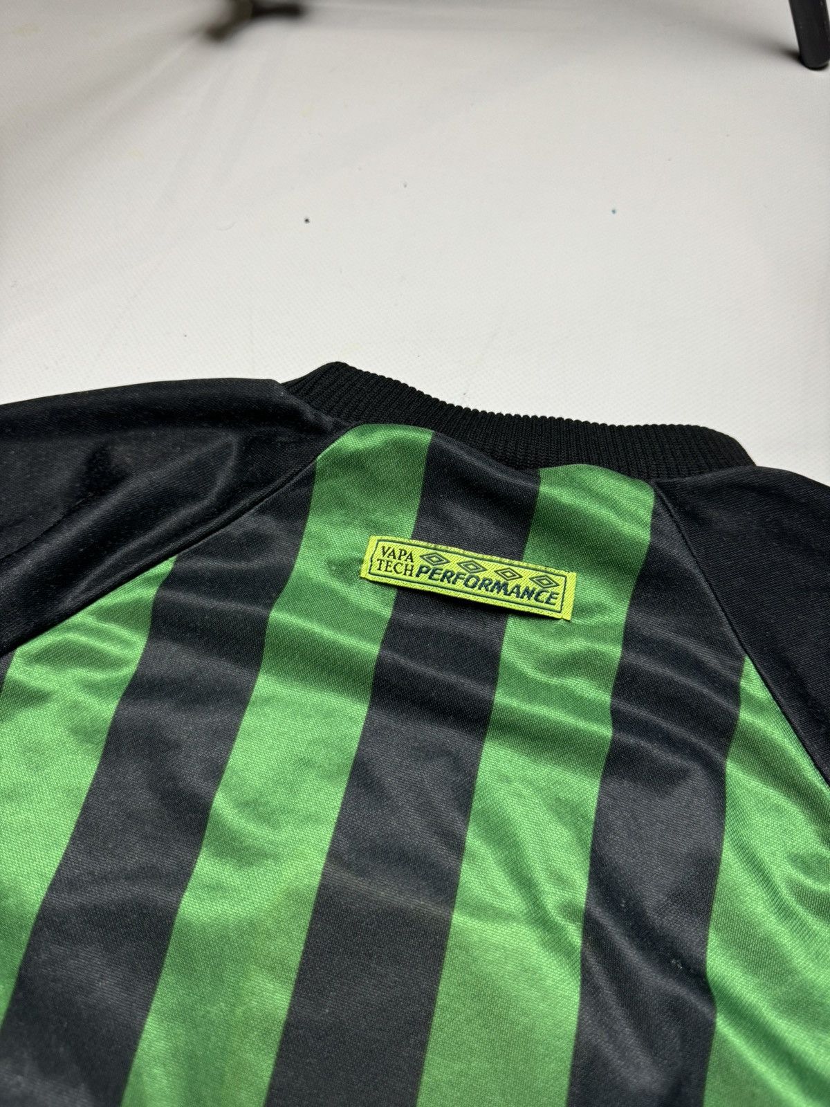 Umbro × Vintage Rare vintage Umbro Manchester United GK soccer jersey Size US S / EU 44-46 / 1 - 11 Thumbnail