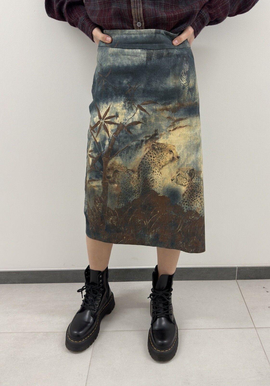 Vintage Olsen Y2K midi skirt animal print leopard vintage 2000’s Size 30" / US 8 / IT 44 - 3 Thumbnail