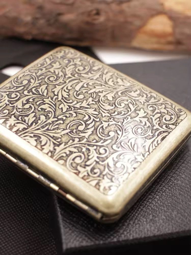 Other Retro Brass Portable Flower Pattern Cigarete Case Size ONE SIZE - 2 Thumbnail