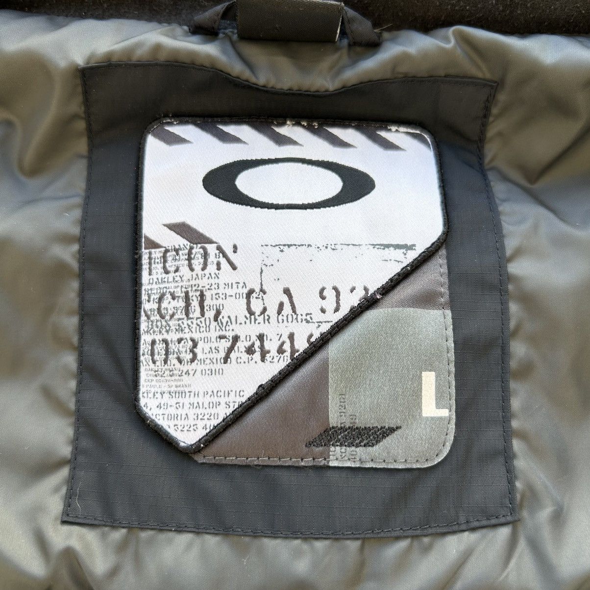 Oakley Oakley Puffer Vest Jacket Quilted Down Y2K Size Large Size US L / EU 52-54 / 3 - 4 Thumbnail