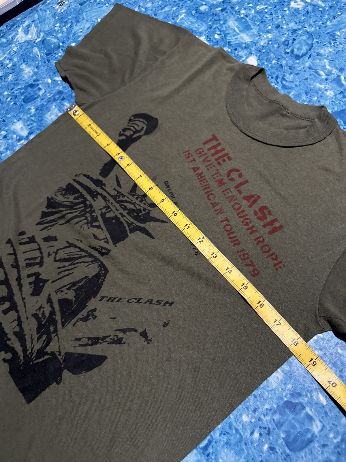 Band Tees Vintage 70's The Clash Give 'Em Enough rope" Amrican Tour Size US L / EU 52-54 / 3 - 4 Thumbnail