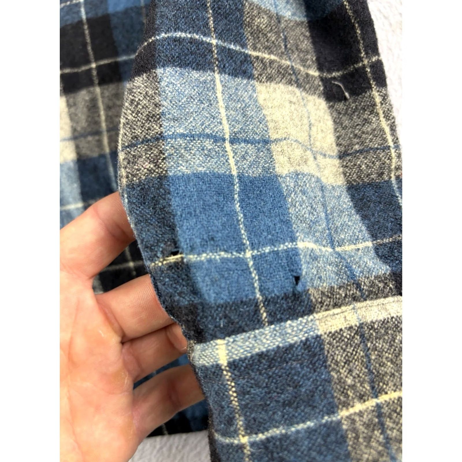 Pendleton VINTAGE Pendleton Board Shirt Blue Plaid 70s Wool Flannel Long Sleeve Button-Up Collared Size M Mens Size US M / EU 48-50 / 2 - 5 Thumbnail