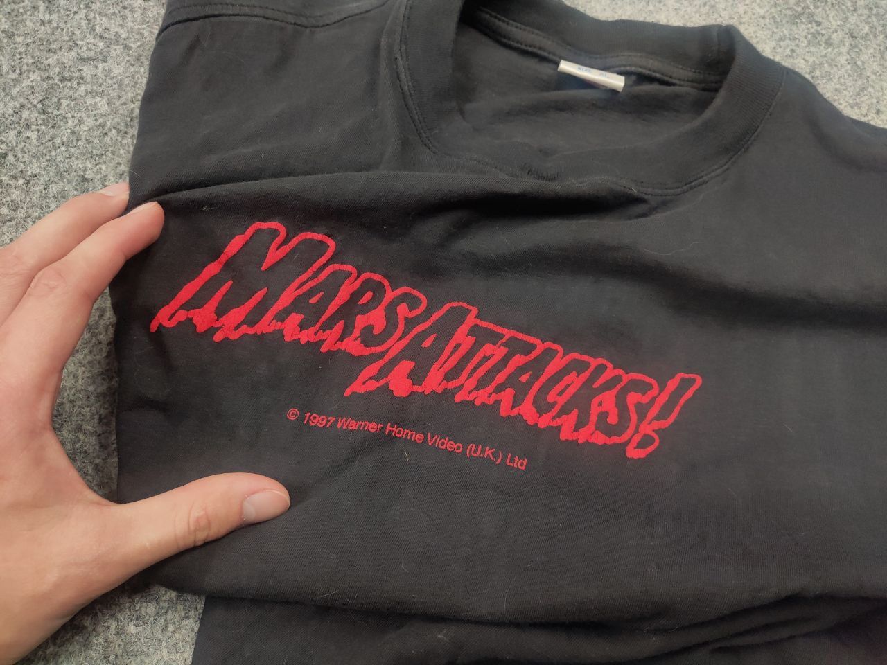 Vintage Vintage 1997 Mars Attacks Movie Home Video Promo T-shirt tee Size US XL / EU 56 / 4 - 11 Thumbnail