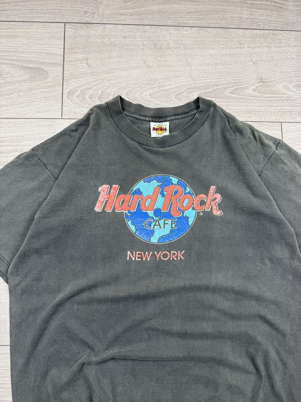 Hard Rock Cafe Vintage 90s Hard Rock Cafe New York City Faded Retro T shirt Size US L / EU 52-54 / 3 - 3 Thumbnail