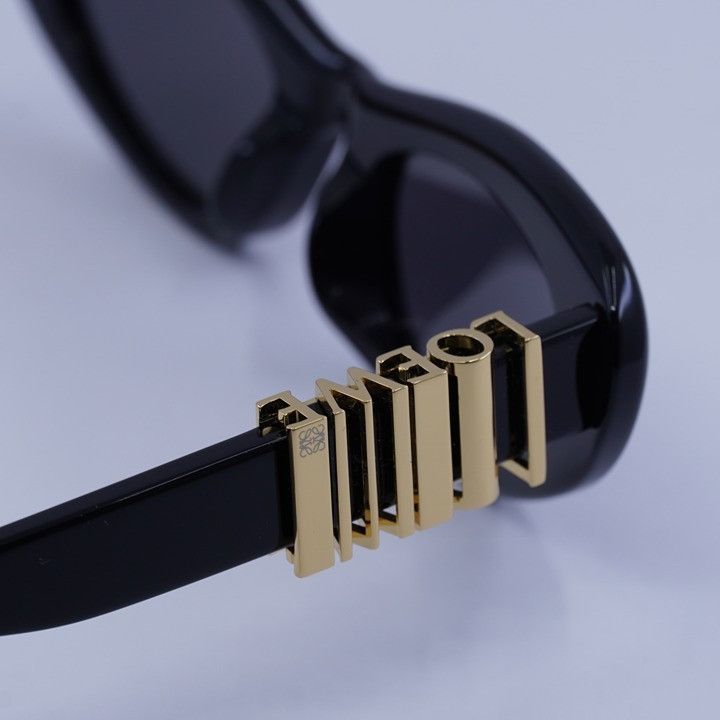 Loewe Loewe LW40156U 01A Sunglasses Shiny Black Cat Eye Frame Size ONE SIZE - 5 Thumbnail