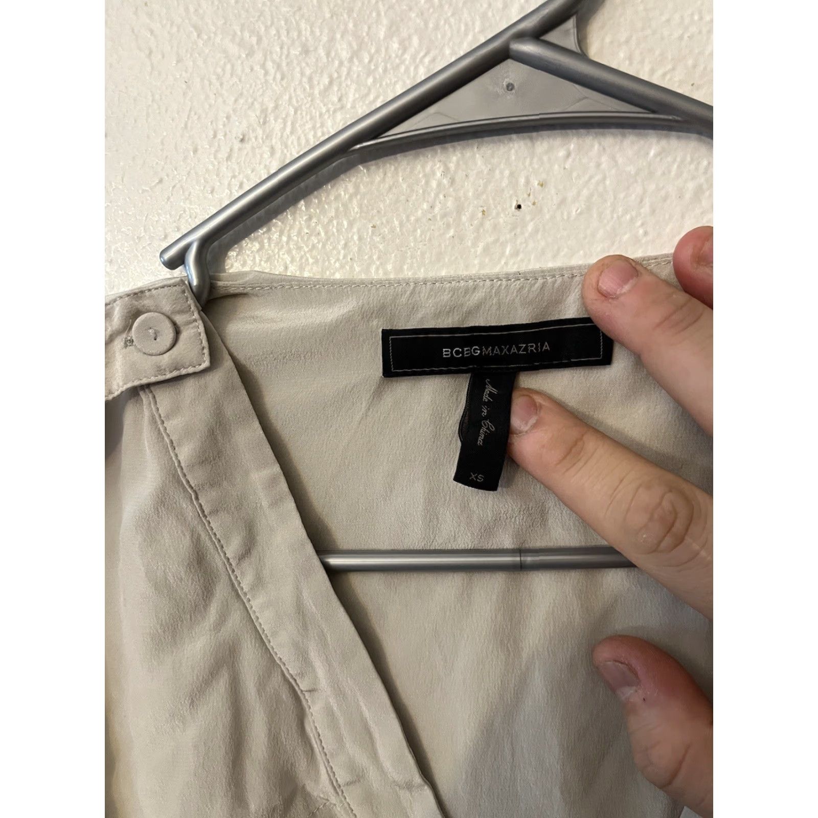 Bcbgmaxazria BCBG MAX AZRIA Bridget SILK Blouse OPEN BACK Gray Size XS Size XS / US 0-2 / IT 36-38 - 3 Thumbnail