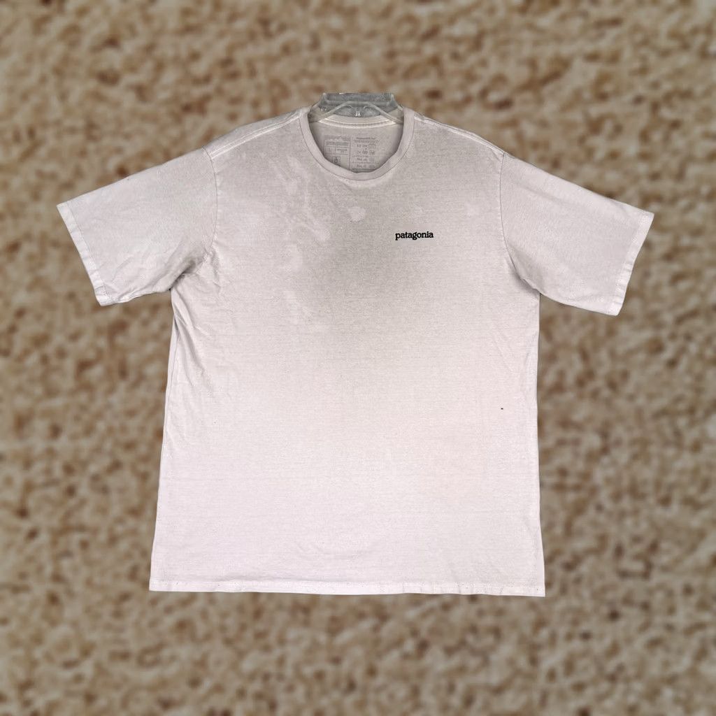 Patagonia Patagonia Shirt Mens L White Responsibili-Tee Graphic Crew Neck Short Sleeve Size US L / EU 52-54 / 3 - 1 Thumbnail