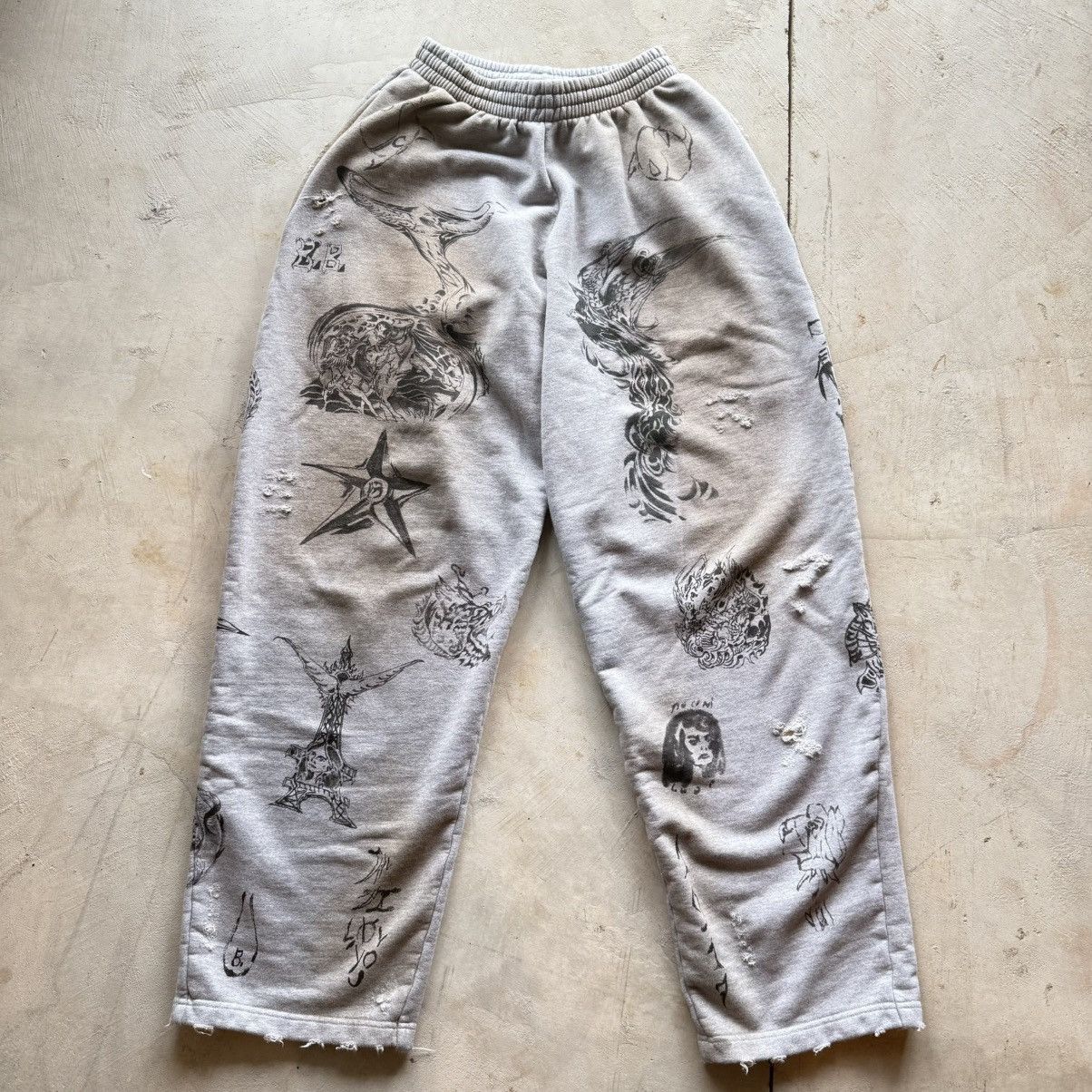 Balenciaga Grey Cotton Tat Tattoo Sweatpants Size US 32 / EU 48 - 1 Preview