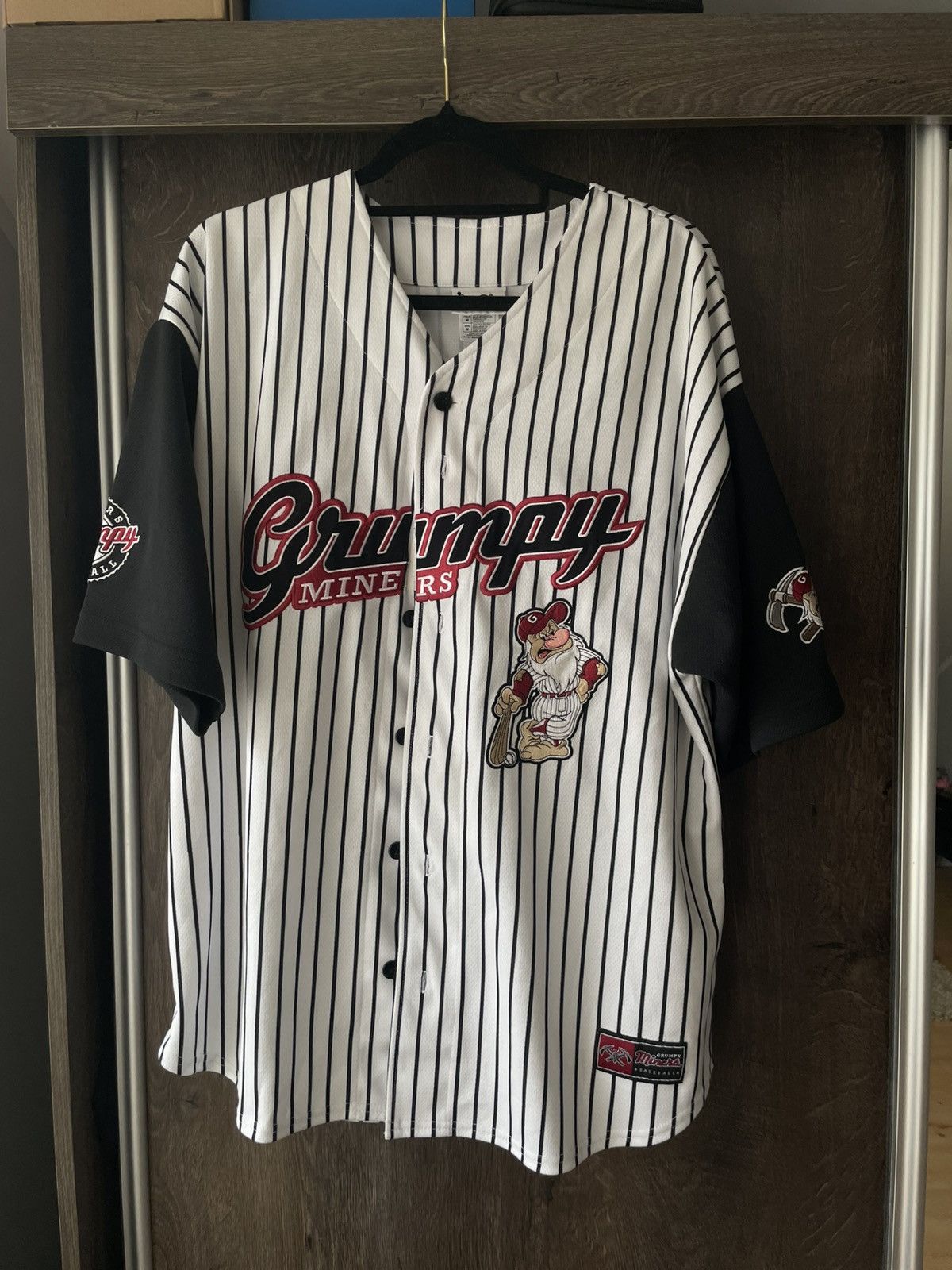 Disney Disneyland Resort Mens Grumpy Miners Baseball size M Size US L / EU 52-54 / 3 - 1 Thumbnail
