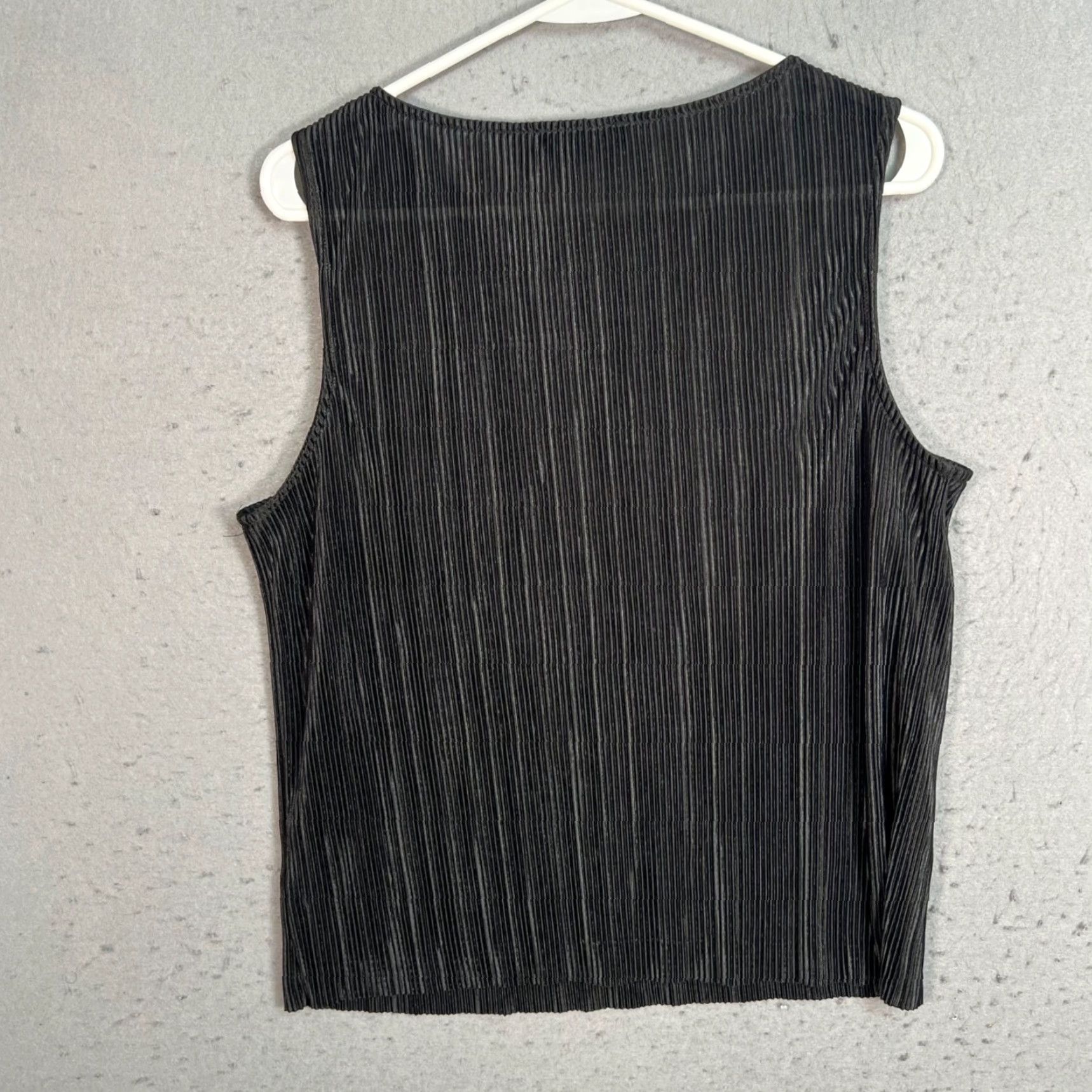Rachel Zoe Rachel Zoe Black Sleeveless Pleated Top Womens Size Medium Shirt Tank Adult Womens M Black Pleated 90s Vintage Size M / US 6-8 / IT 42-44 - 2 Thumbnail