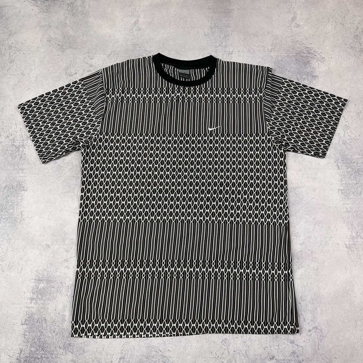 Nike Vintage Nike logo swoosh y2k pattern acid crazy tee 90’s Size US XXL / EU 58 / 5 - 2 Thumbnail