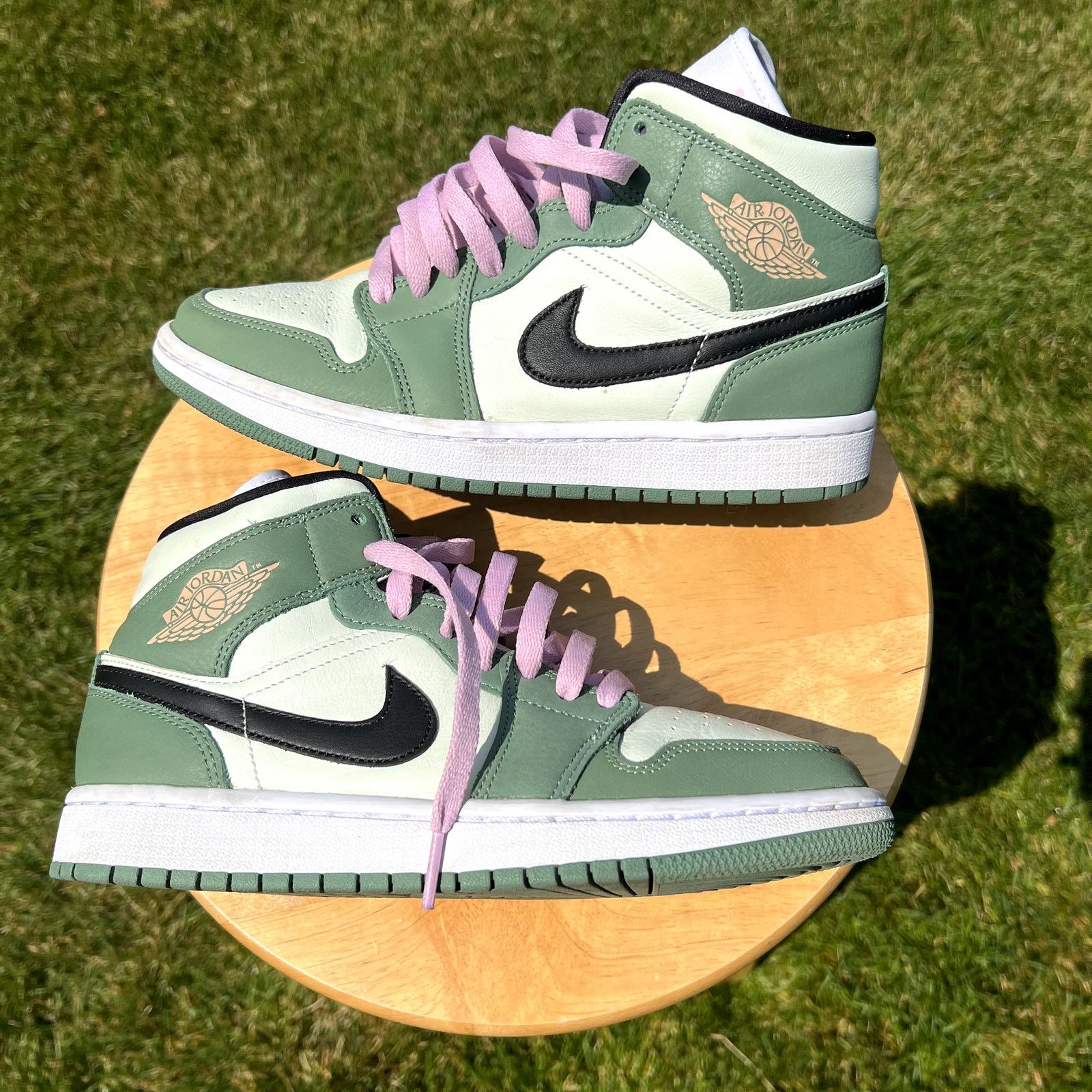 Jordan Brand × Nike Size 8 - Wmns Air Jordan 1 Mid SE Dutch Green Women's Shoes Size US 8 / IT 38 - 2 Thumbnail