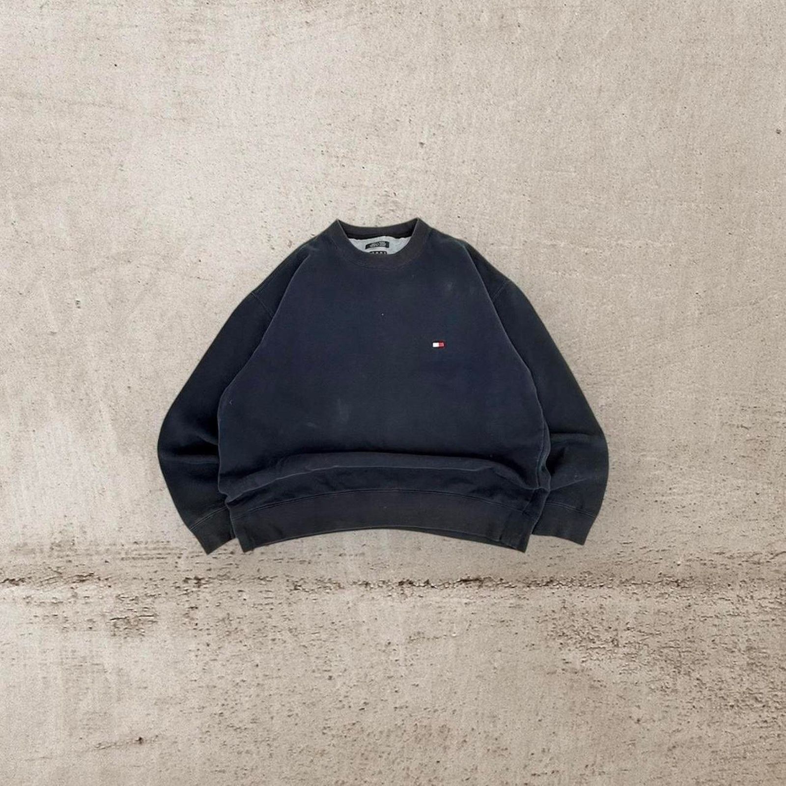Tommy Hilfiger Vintage y2k baggy tommy hilfiger crewneck sweatshirt Size US L / EU 52-54 / 3 - 2 Thumbnail