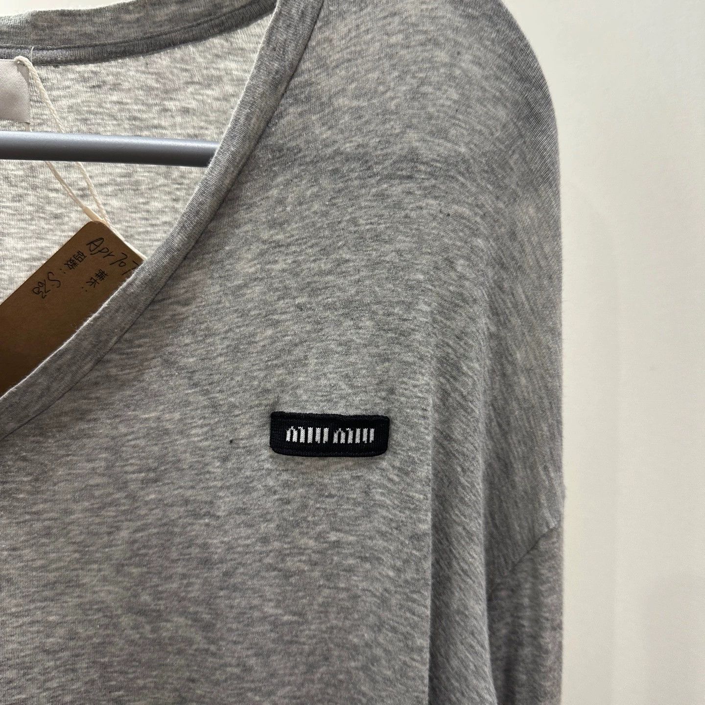 Miu Miu MIU MIU apr707 Logo V-Neck Long Sleeve Cotton T-Shirt S Size S / US 4 / IT 40 - 6 Thumbnail